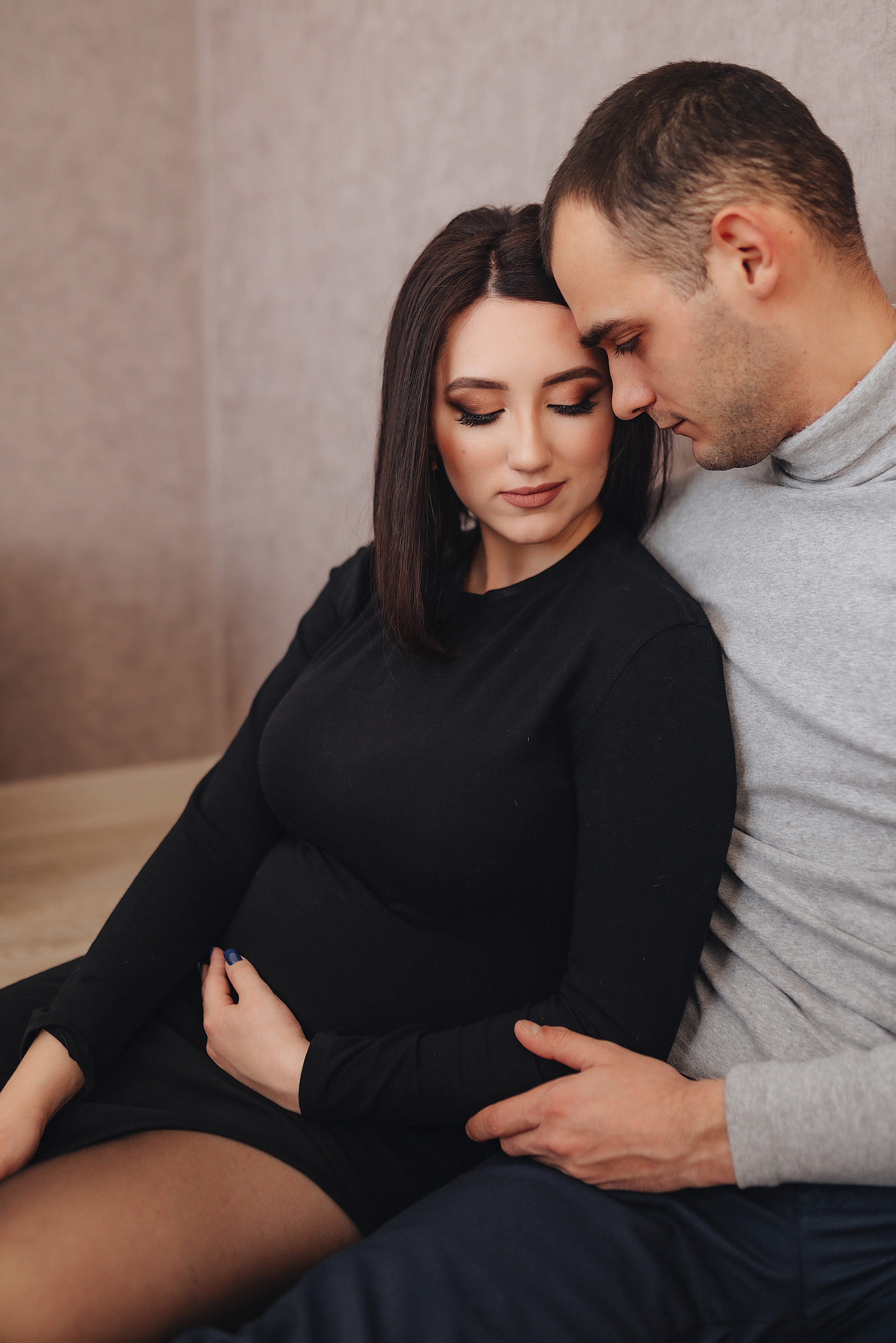 Анна и Павел | Съёмка беременности в отеле Панорама. Фотограф Карина Шмулёва. Воронеж и область