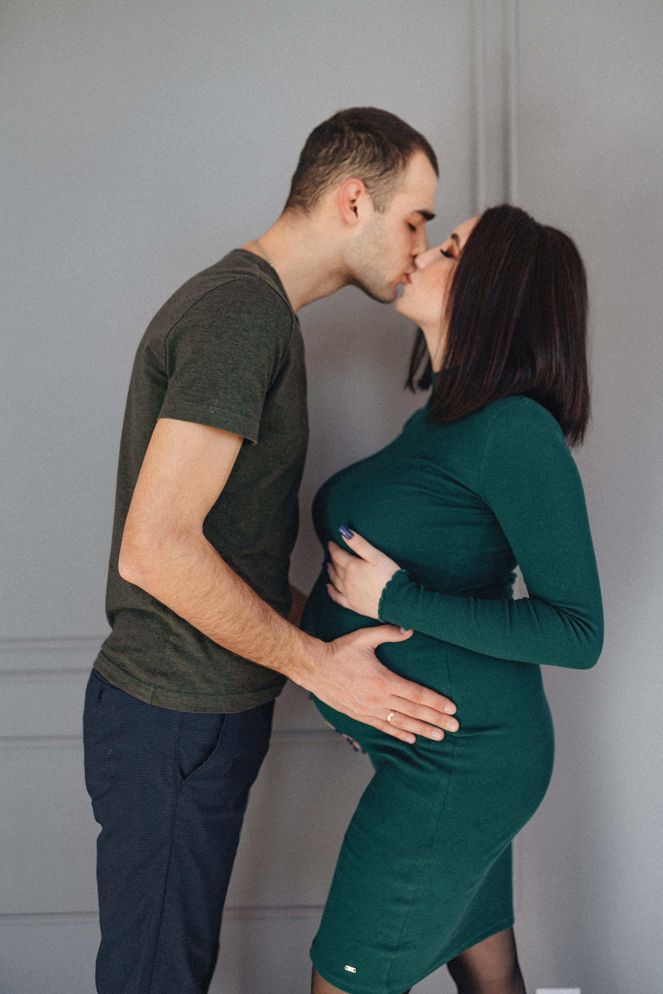 Анна и Павел | Съёмка беременности в отеле Панорама. Фотограф Карина Шмулёва. Воронеж и область