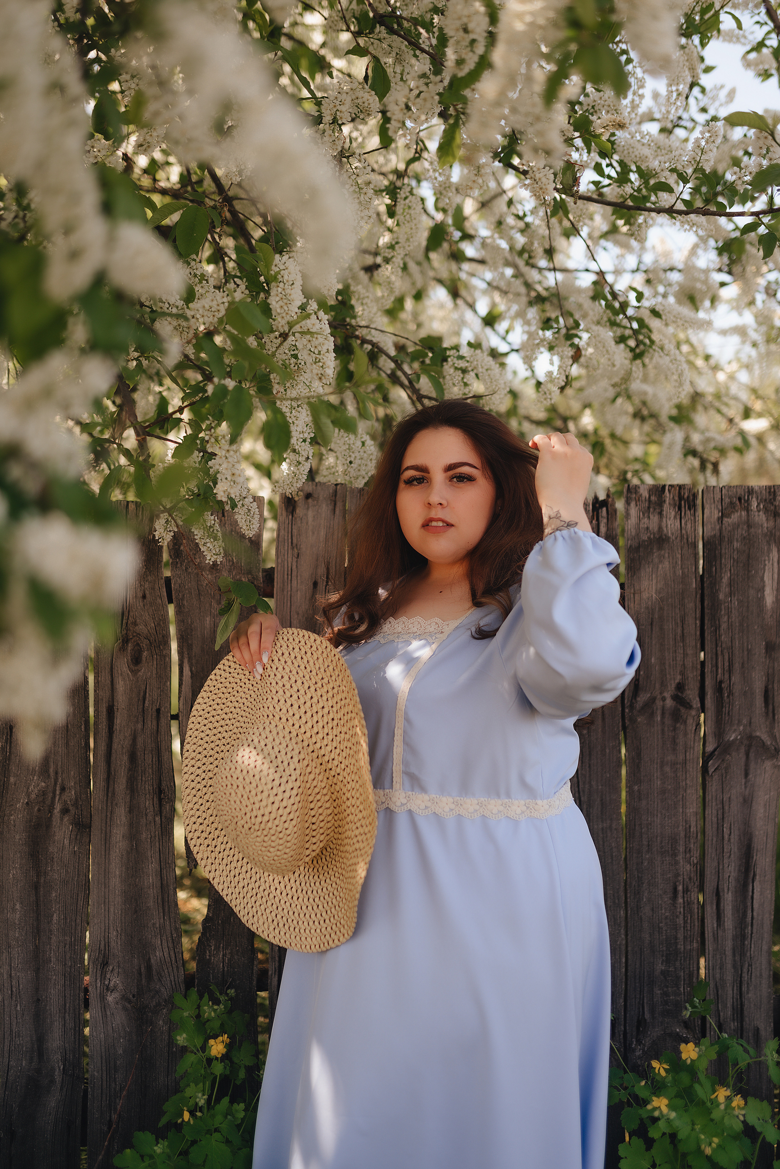 Надежда | Фото в черёмухе. Фотограф Карина Шмулёва. Воронеж и область