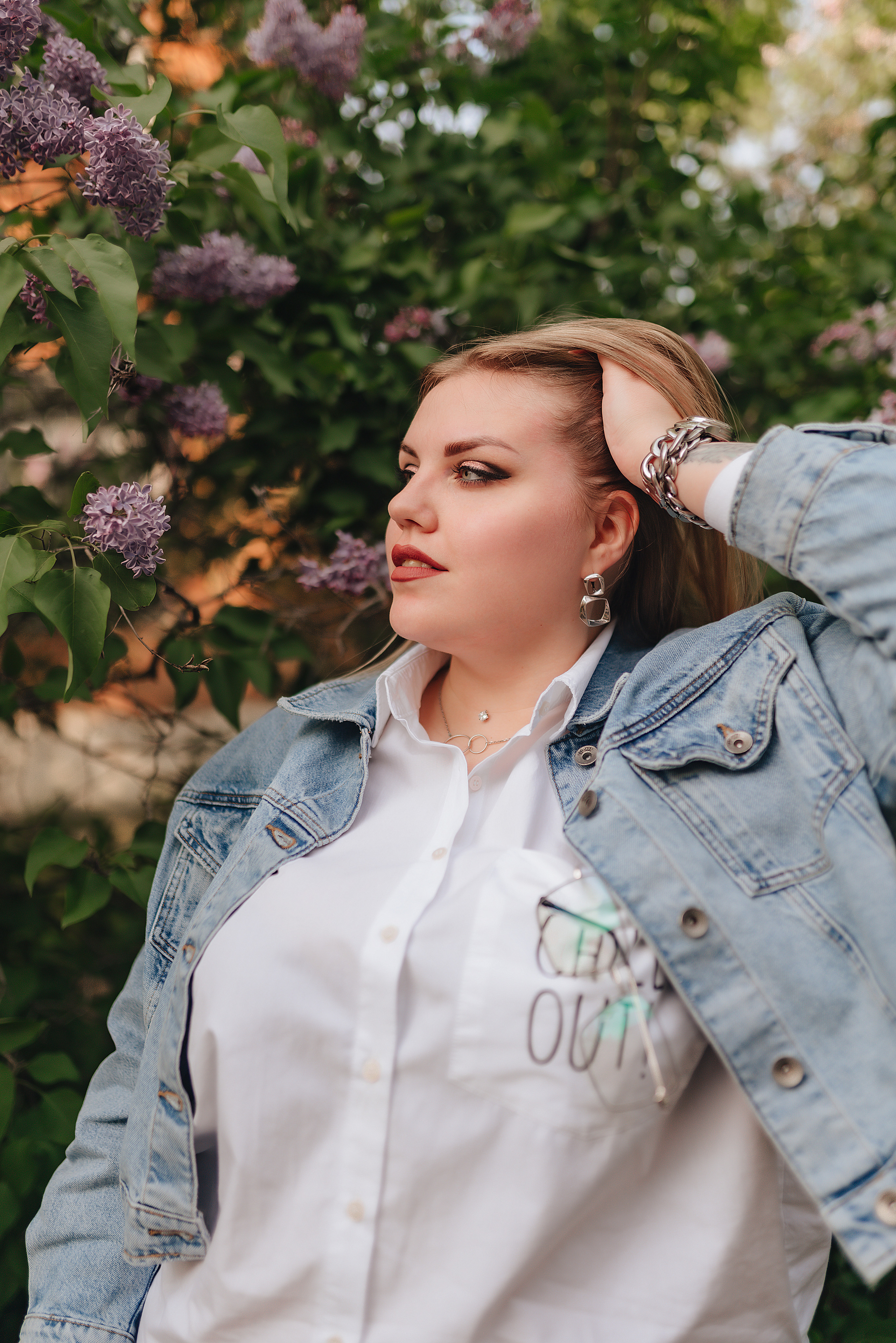 Александра | Съёмка в сирени. Фотограф Карина Шмулёва. Воронеж и область