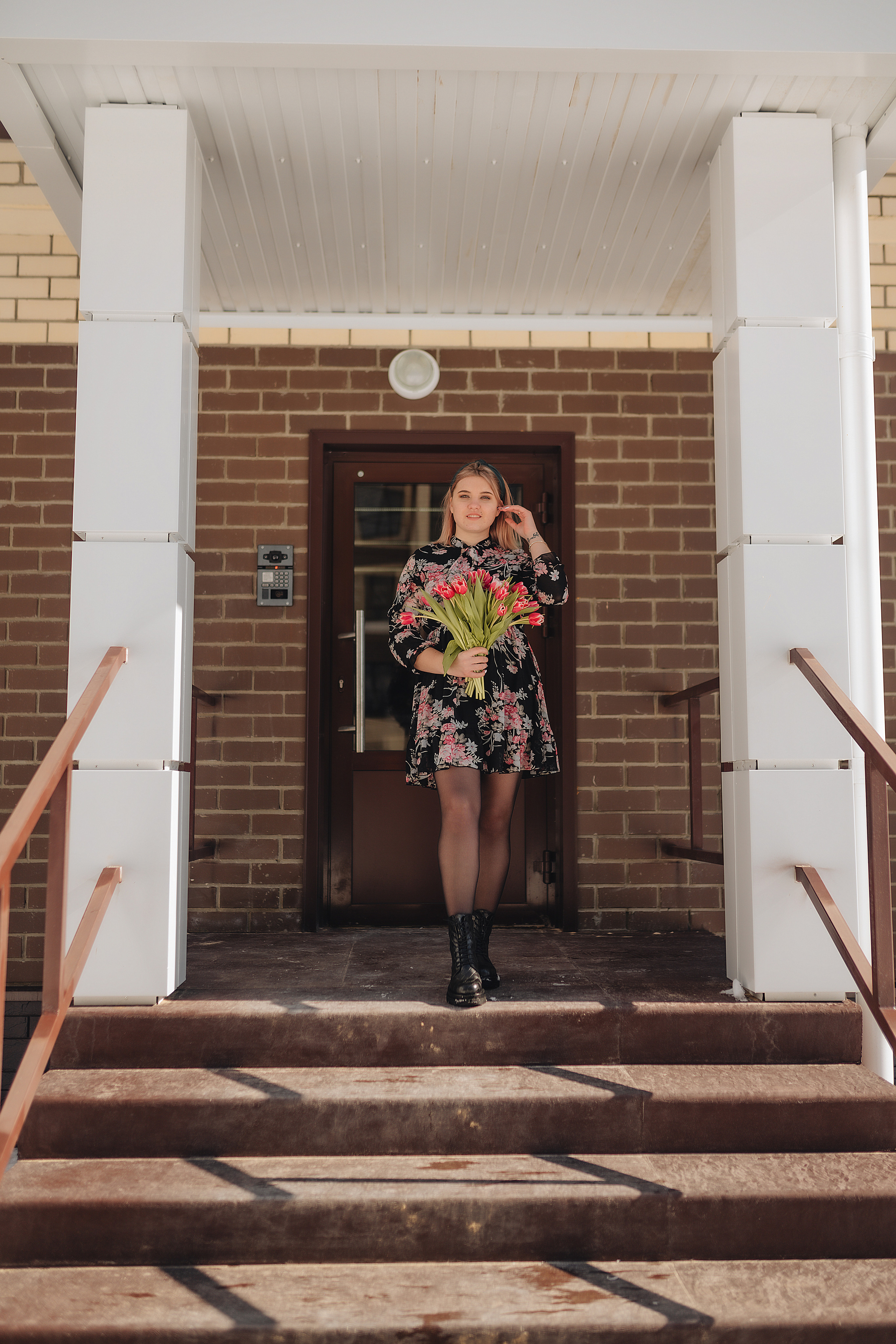 Наталья | Прогулка с тюльпанами. Фотограф Карина Шмулёва. Воронеж и область