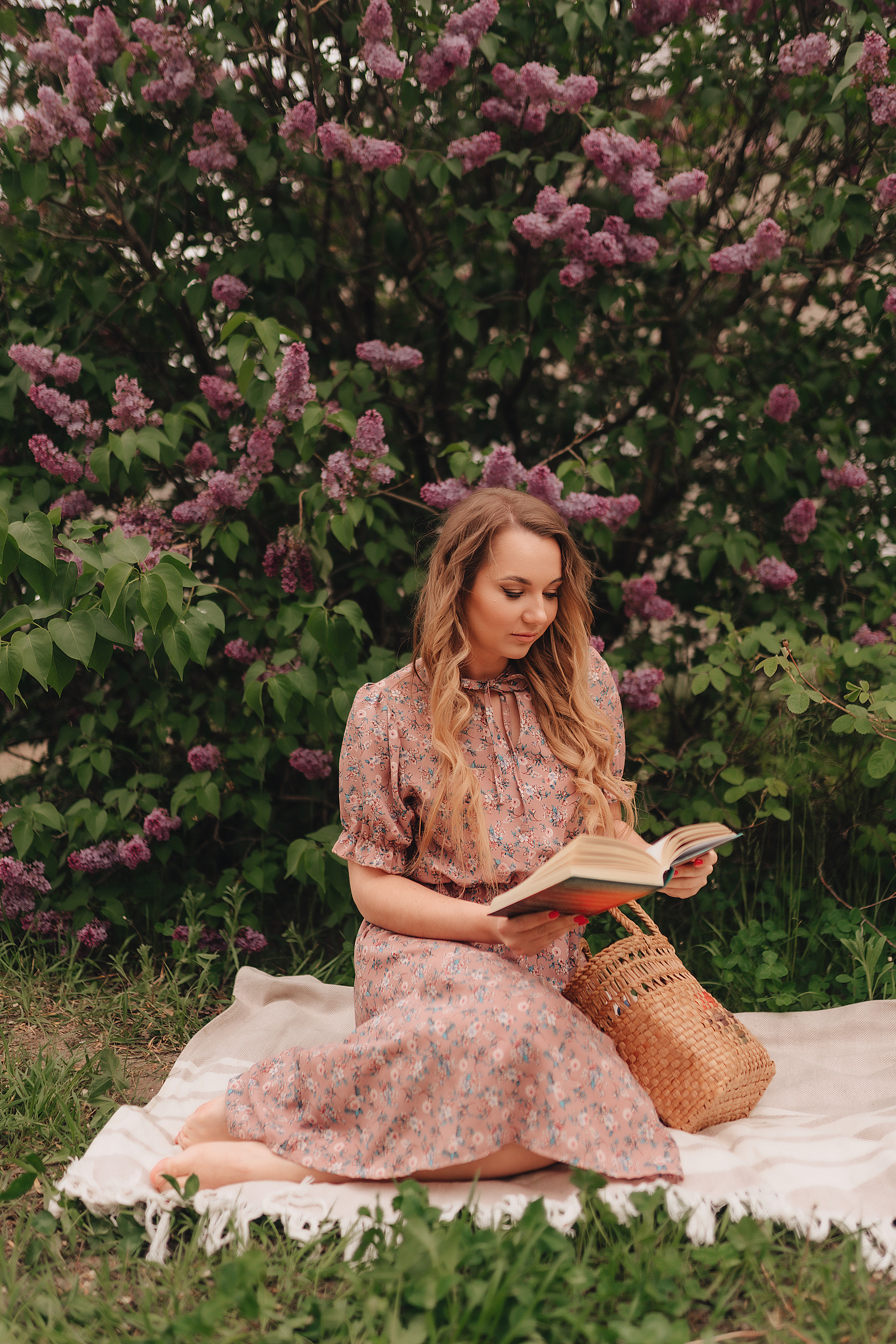 Елена | Съёмка в сирени. Фотограф Карина Шмулёва. Воронеж и область