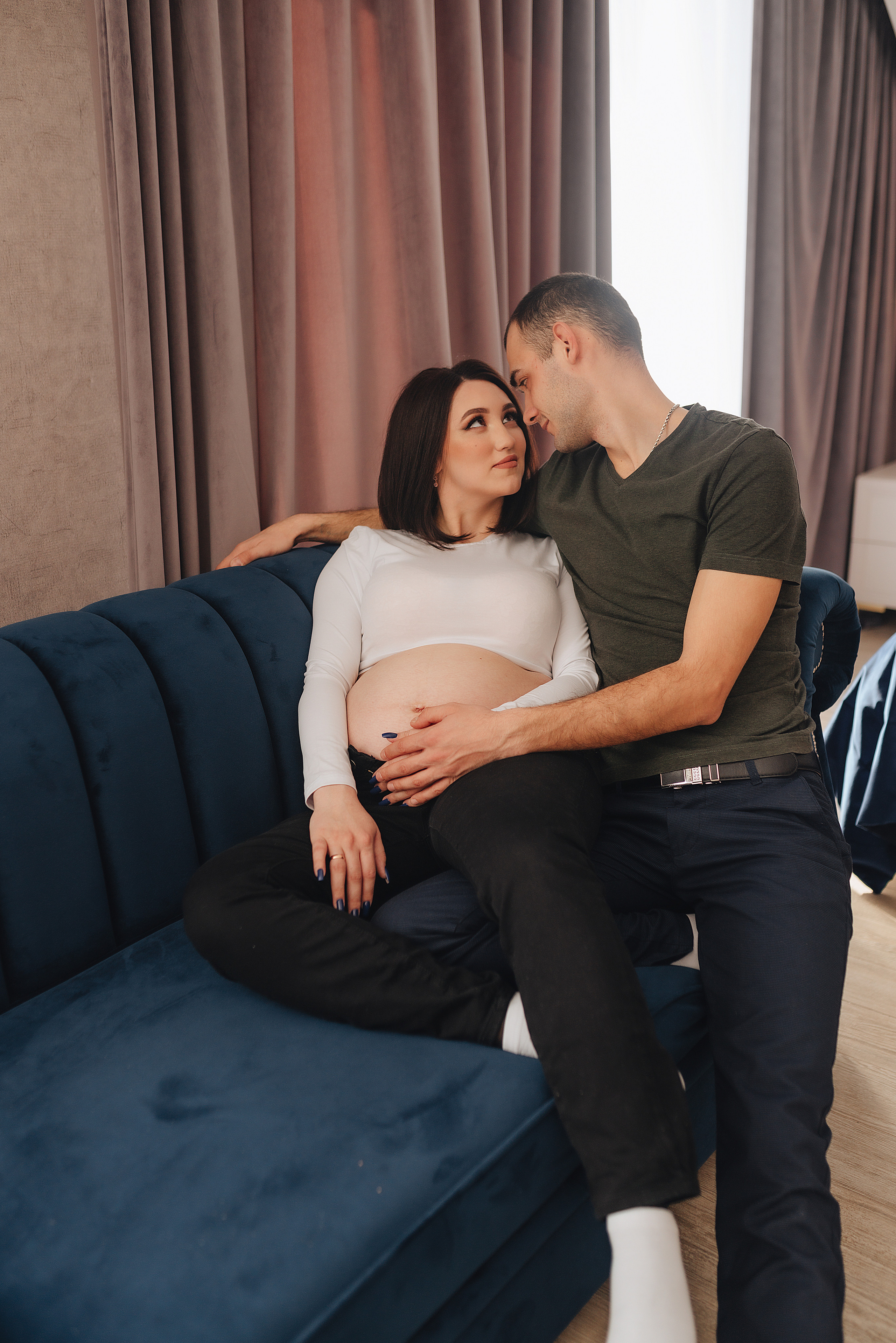 Анна и Павел | Съёмка беременности в отеле Панорама. Фотограф Карина Шмулёва. Воронеж и область
