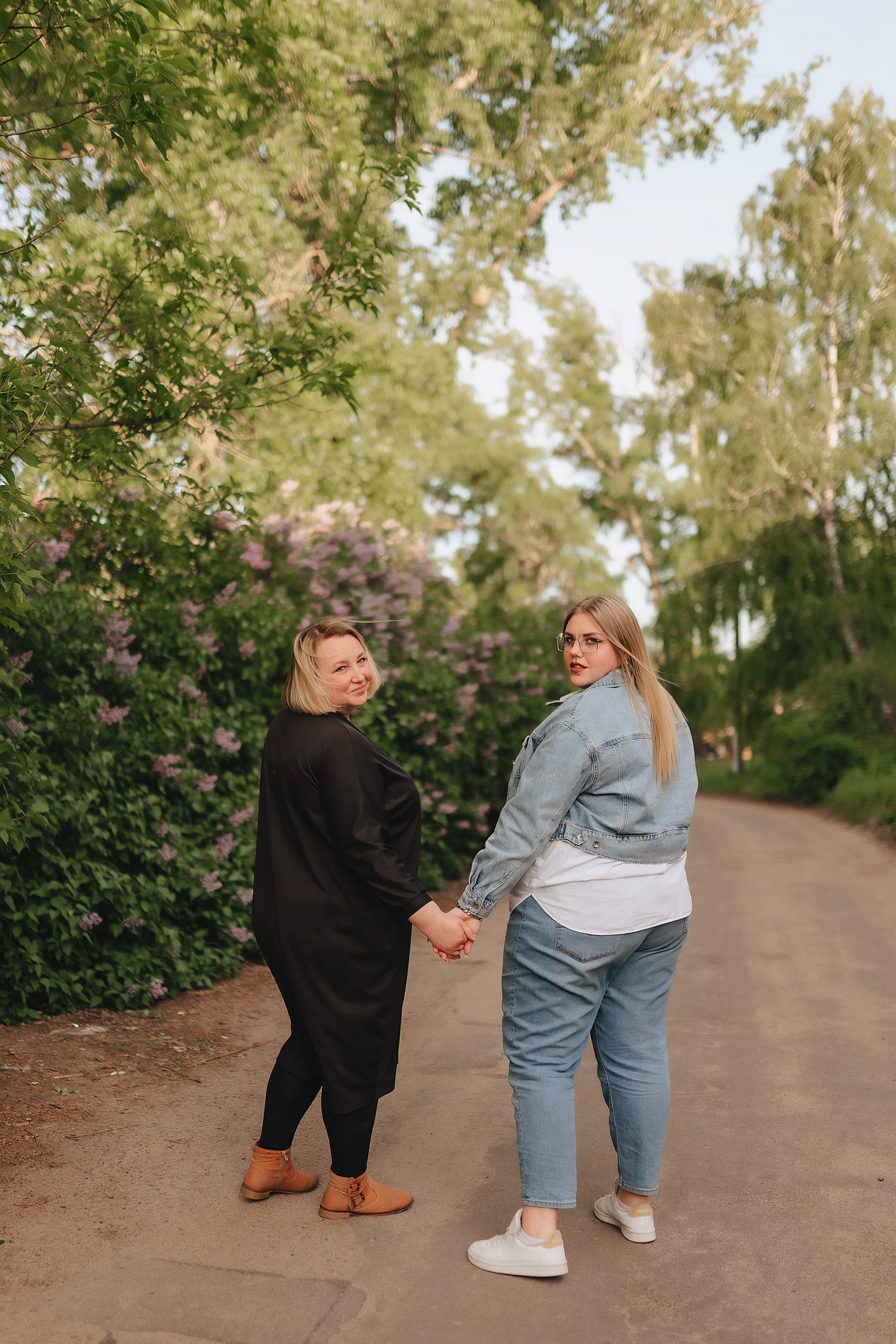 Александра | Съёмка в сирени. Фотограф Карина Шмулёва. Воронеж и область