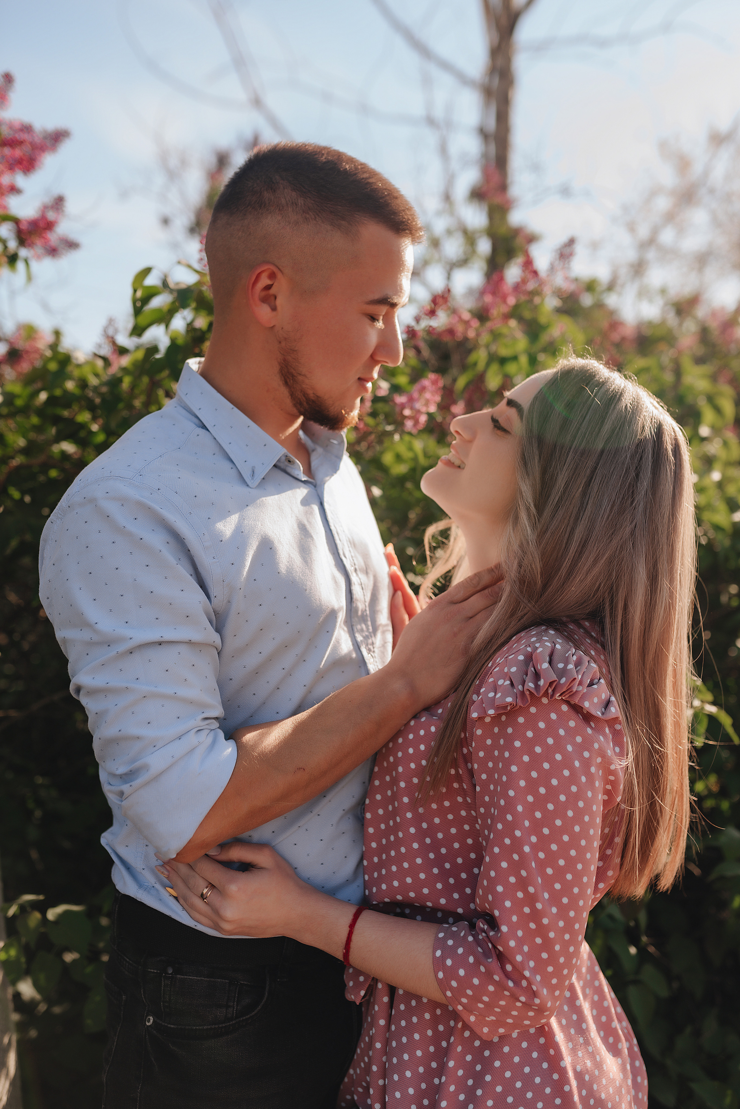 Алёна и Николай | Фото-день в сирени. Фотограф Карина Шмулёва. Воронеж и область