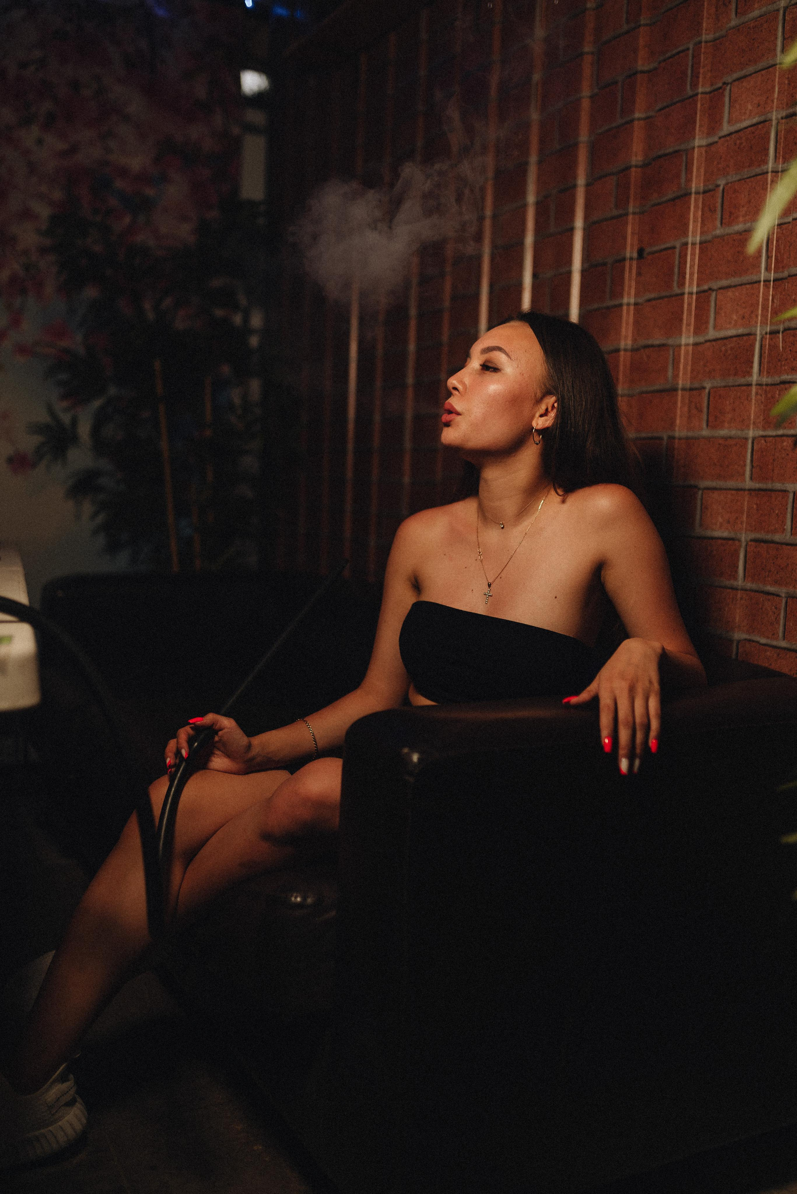 Ольга | Фотосессия с кальяном в летнем кафе. Фотограф Карина Шмулёва. Воронеж и область