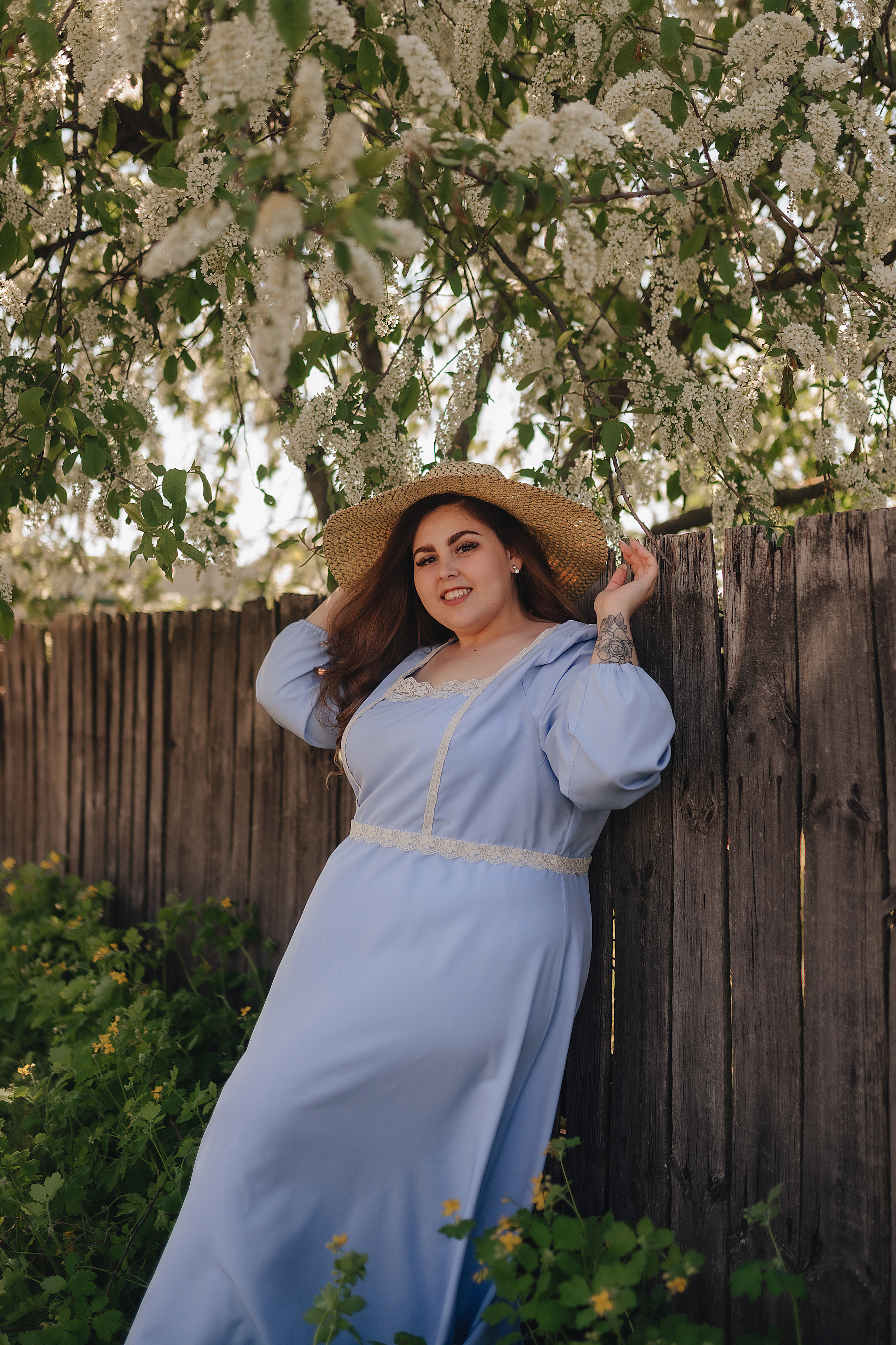 Надежда | Фото в черёмухе. Фотограф Карина Шмулёва. Воронеж и область