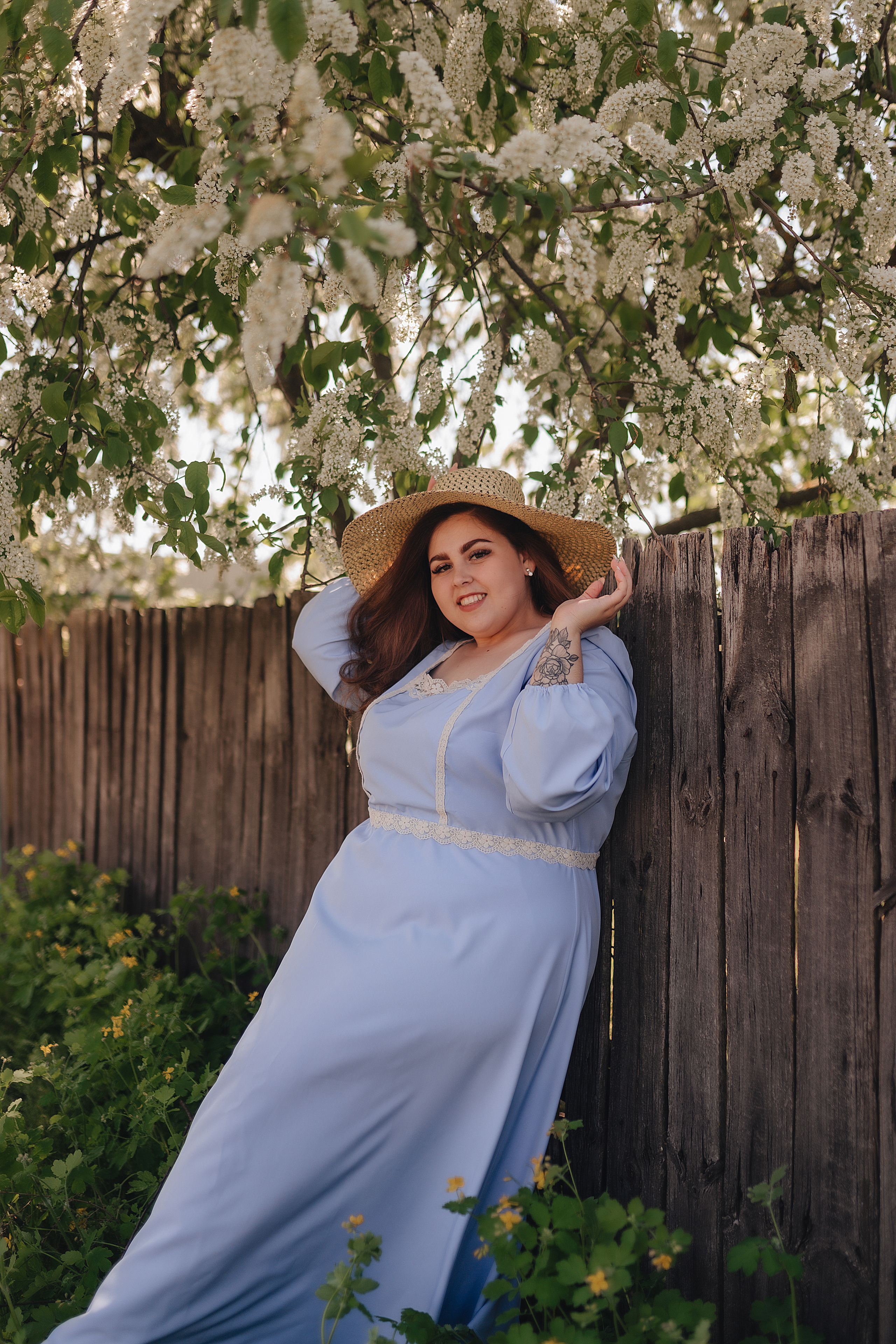 Надежда | Фото в черёмухе. Фотограф Карина Шмулёва. Воронеж и область