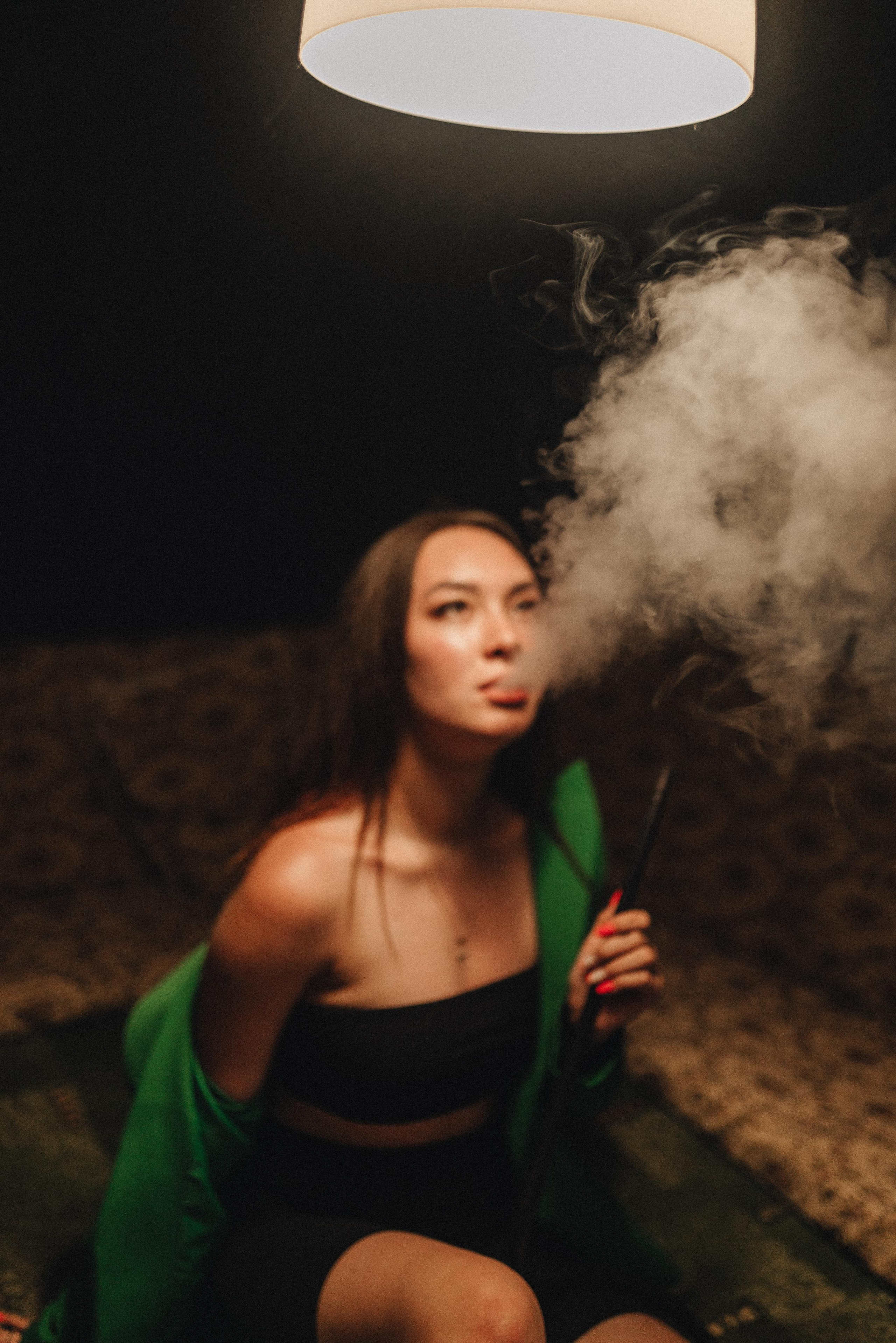 Ольга | Фотосессия с кальяном в летнем кафе. Фотограф Карина Шмулёва. Воронеж и область