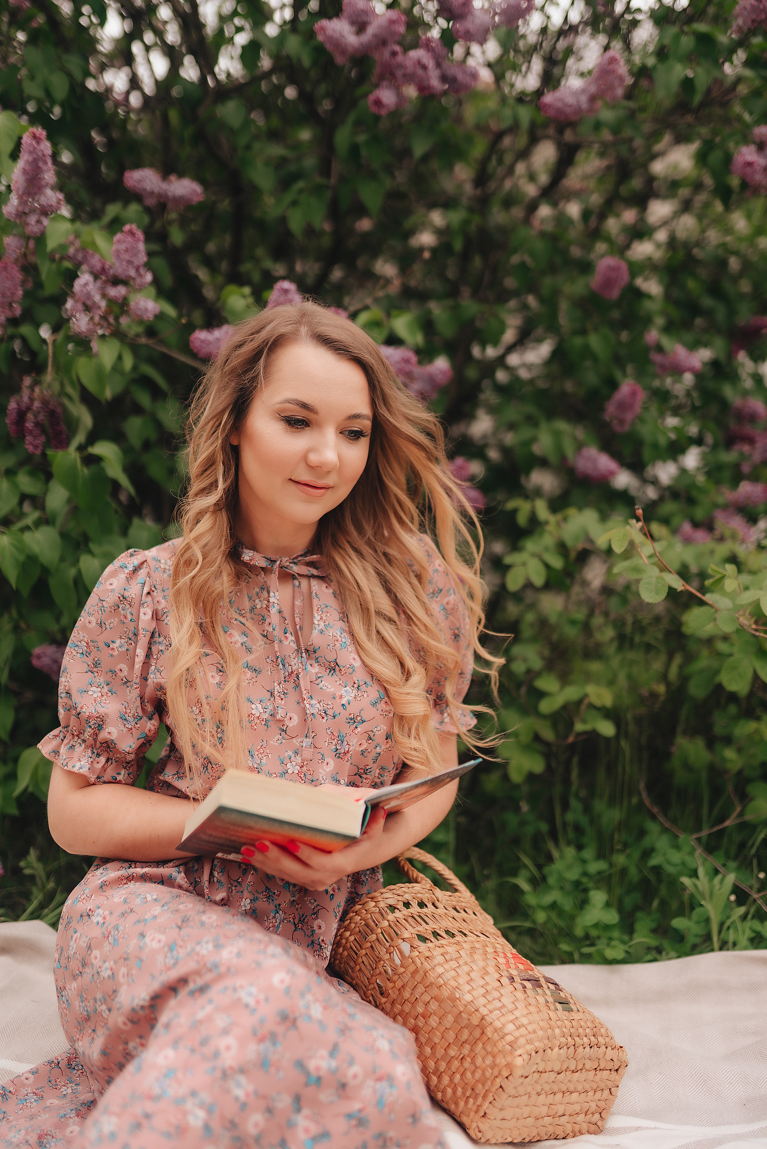 Елена | Съёмка в сирени. Фотограф Карина Шмулёва. Воронеж и область