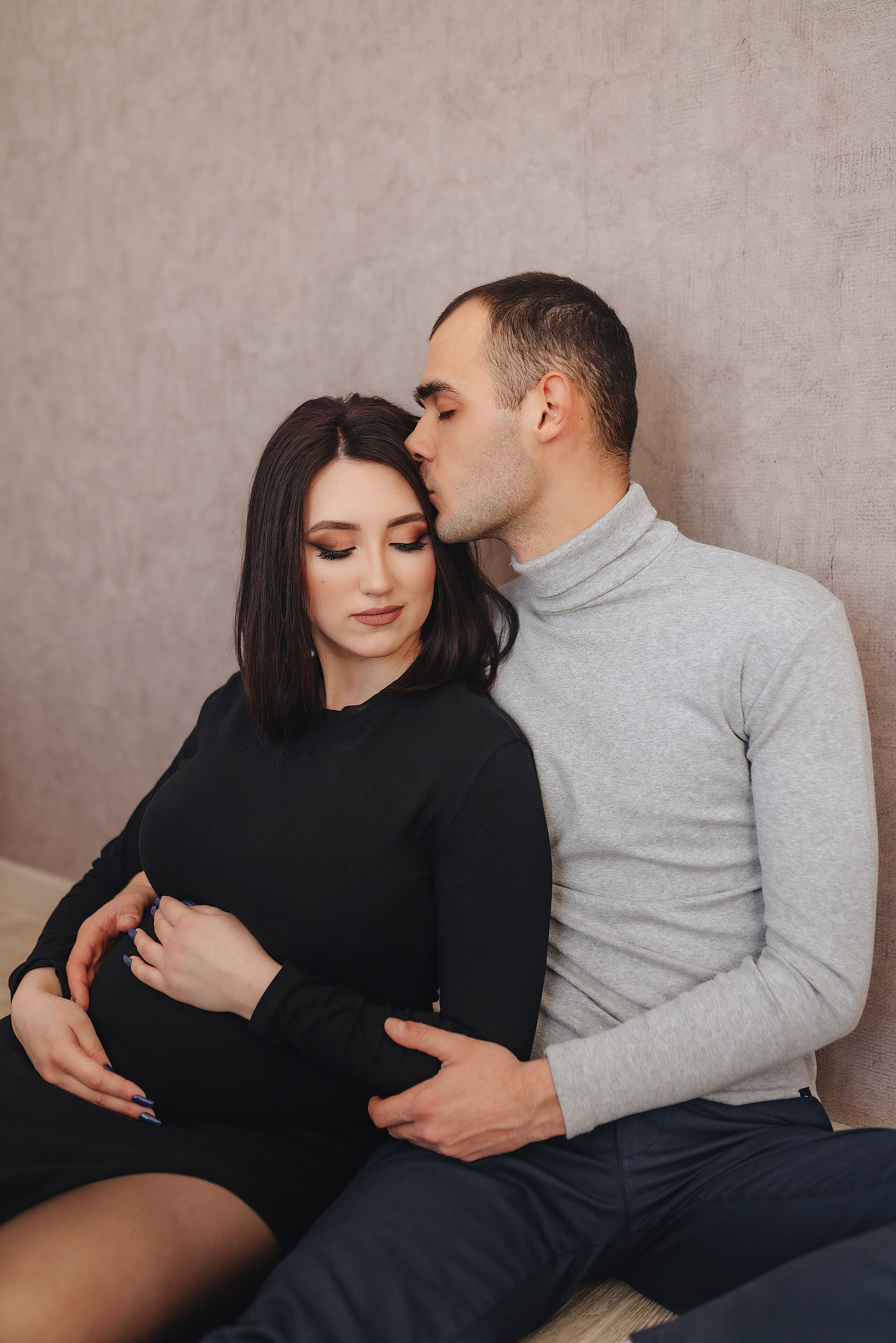 Анна и Павел | Съёмка беременности в отеле Панорама. Фотограф Карина Шмулёва. Воронеж и область