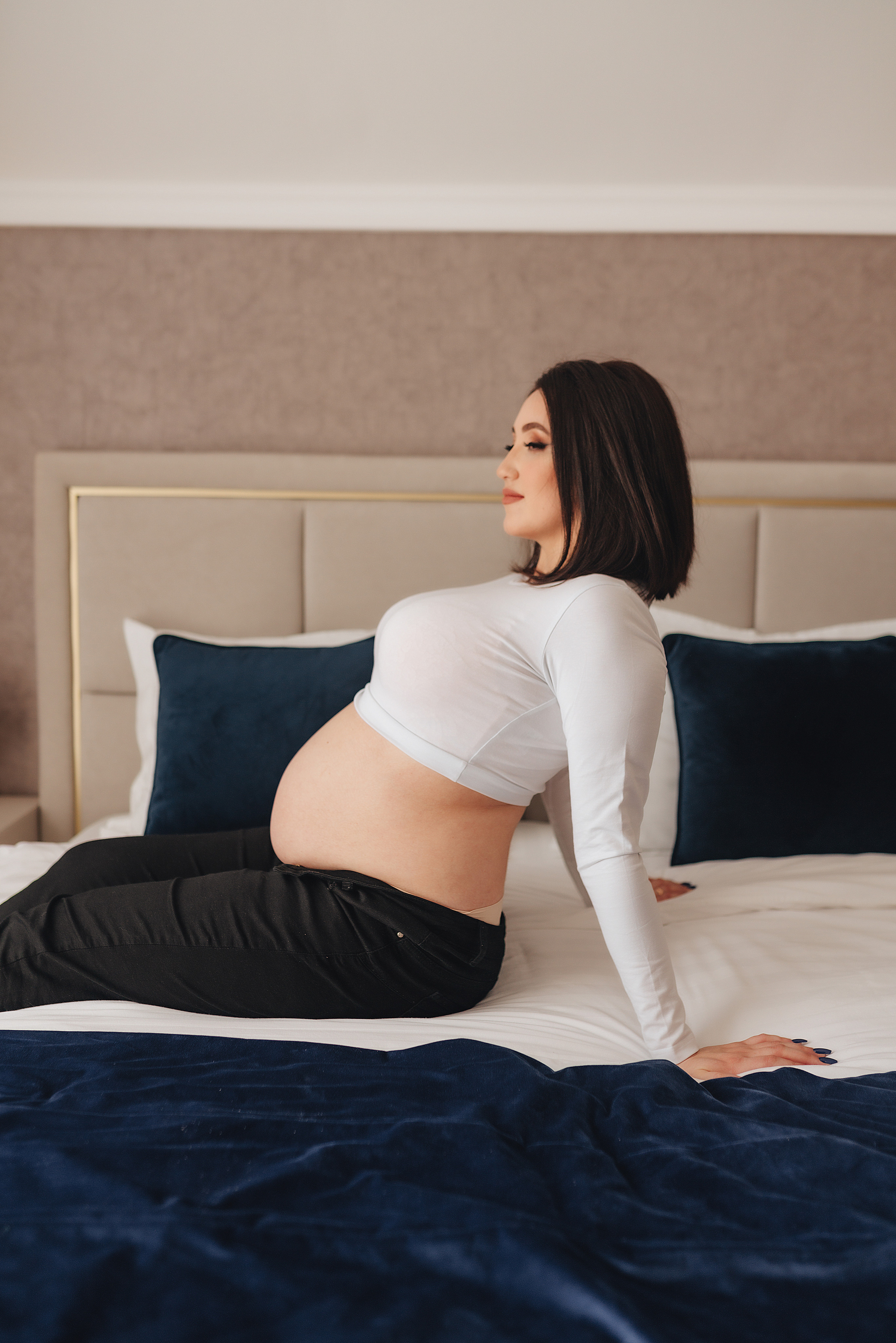 Анна и Павел | Съёмка беременности в отеле Панорама. Фотограф Карина Шмулёва. Воронеж и область