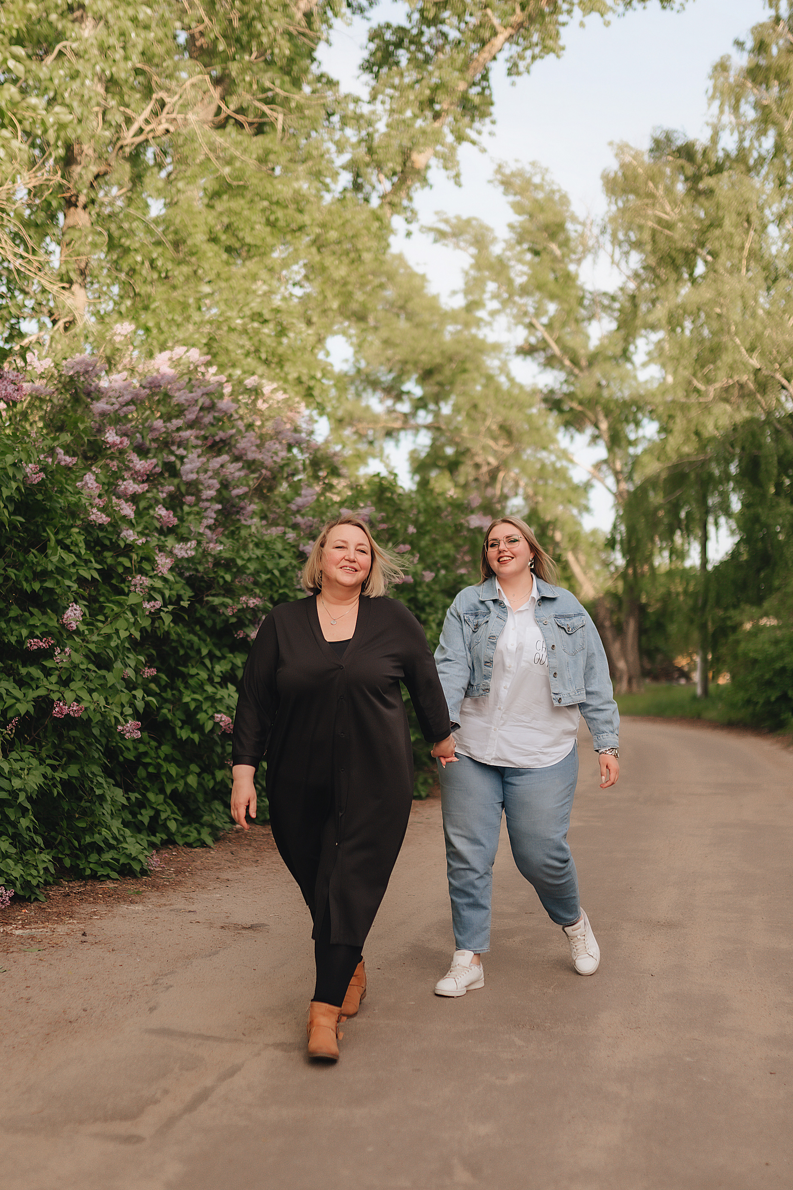 Александра | Съёмка в сирени. Фотограф Карина Шмулёва. Воронеж и область