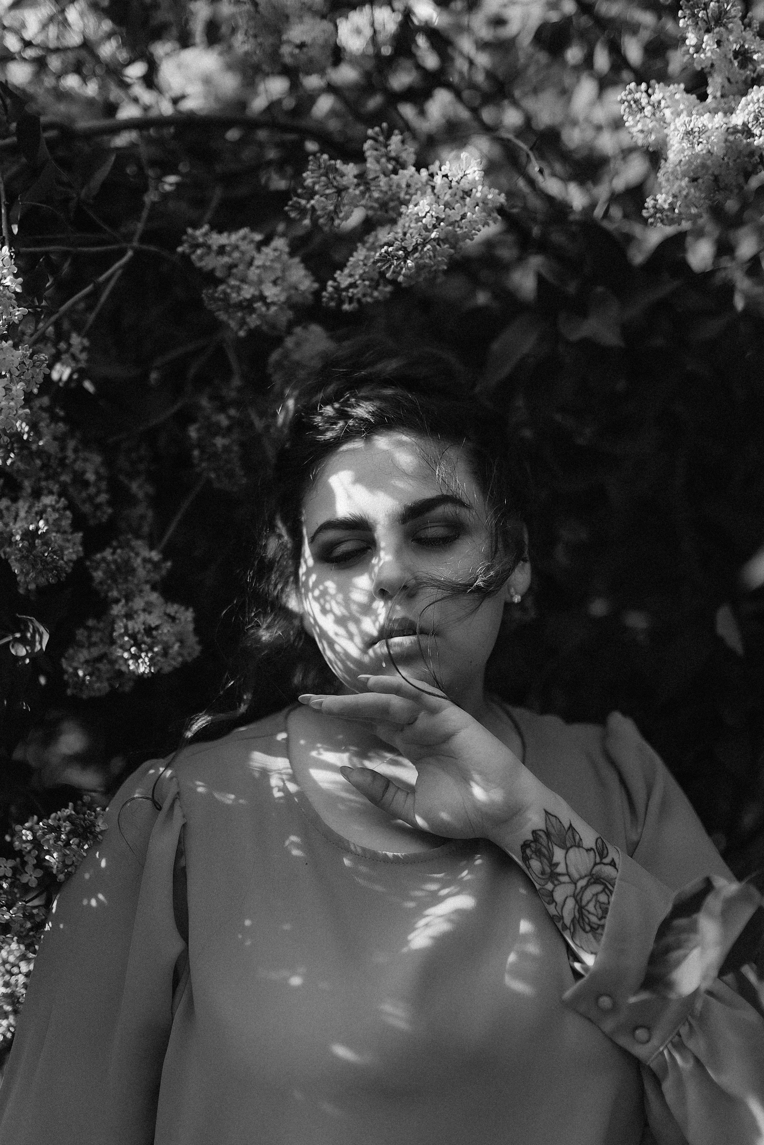 Надежда | Съёмка в сирени. Фотограф Карина Шмулёва. Воронеж и область