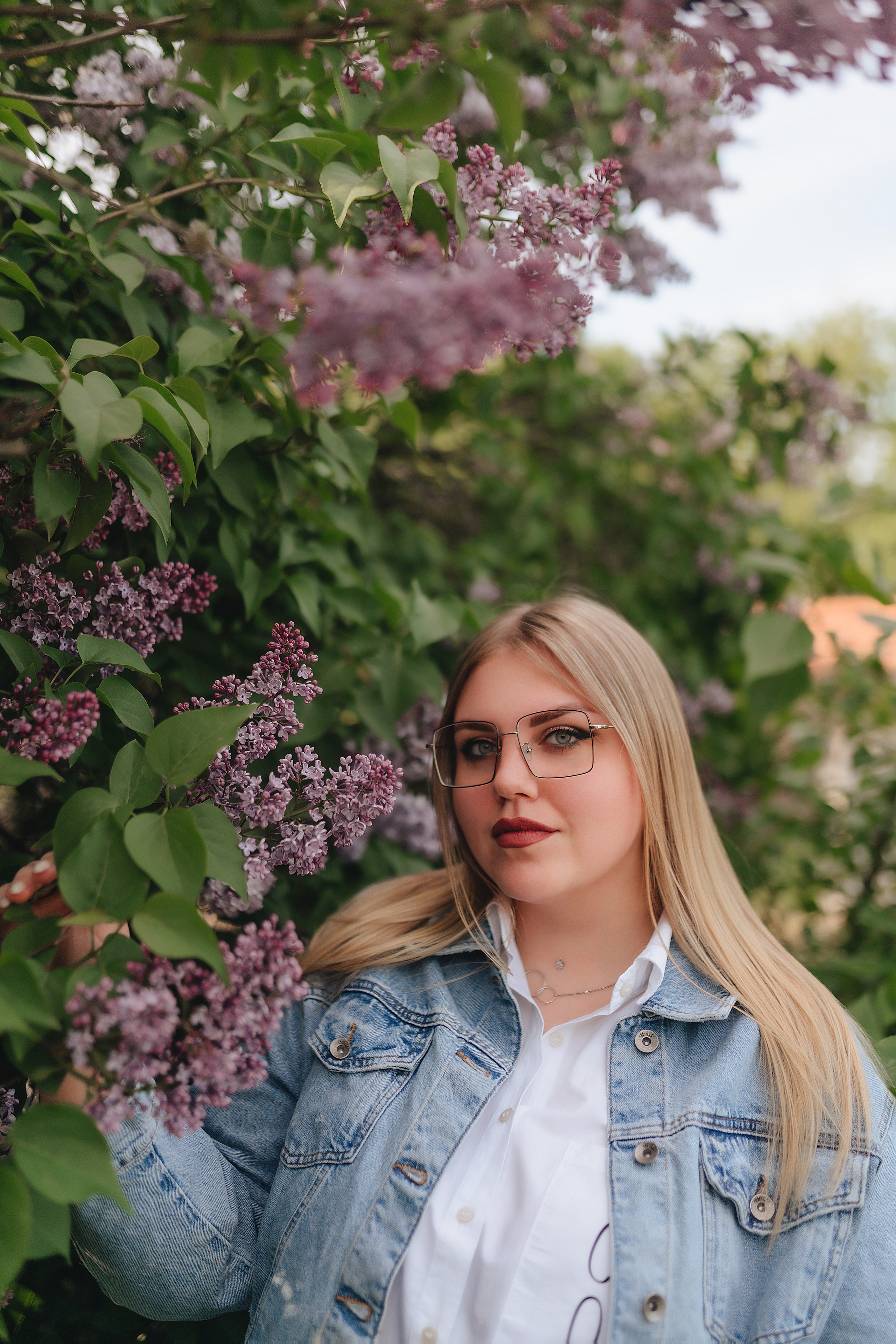 Александра | Съёмка в сирени. Фотограф Карина Шмулёва. Воронеж и область