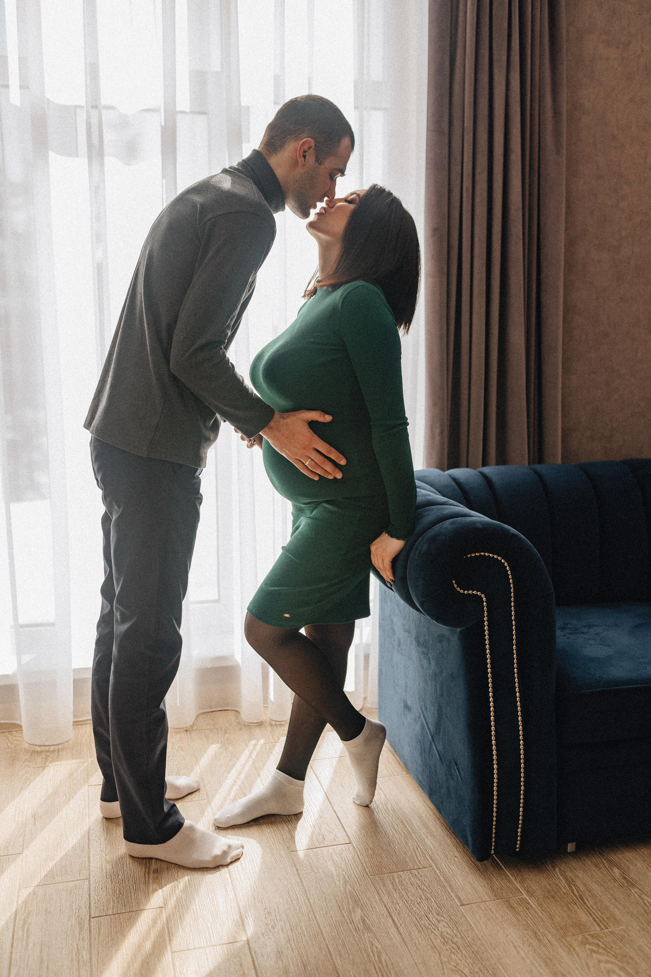 Анна и Павел | Съёмка беременности в отеле Панорама. Фотограф Карина Шмулёва. Воронеж и область
