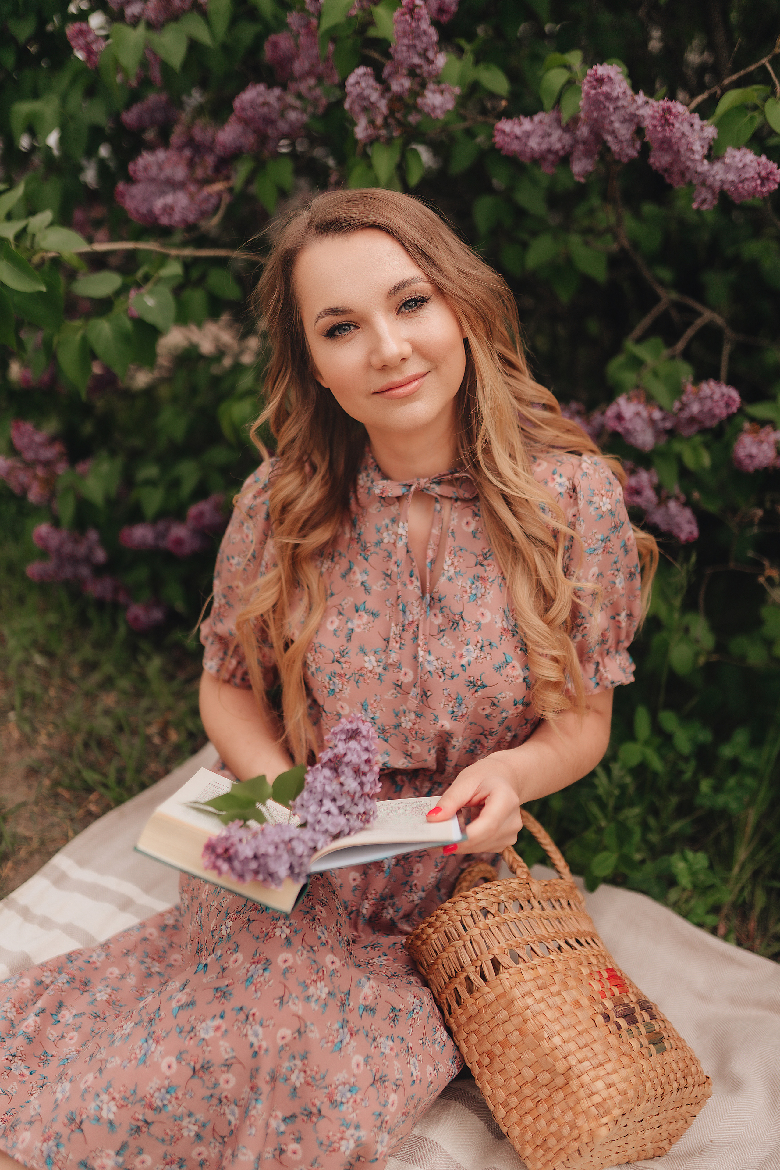 Елена | Съёмка в сирени. Фотограф Карина Шмулёва. Воронеж и область