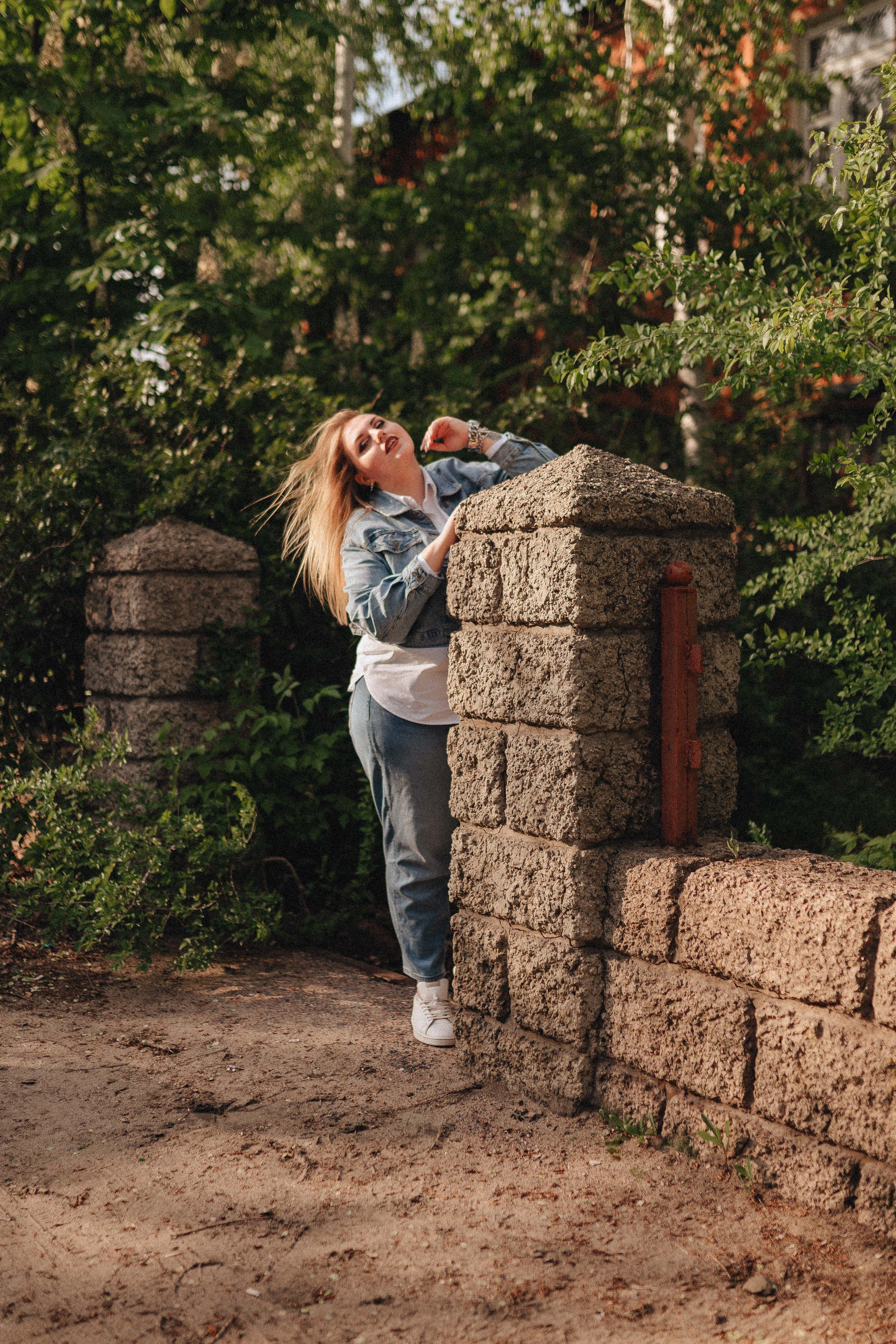 Александра | Съёмка в сирени. Фотограф Карина Шмулёва. Воронеж и область