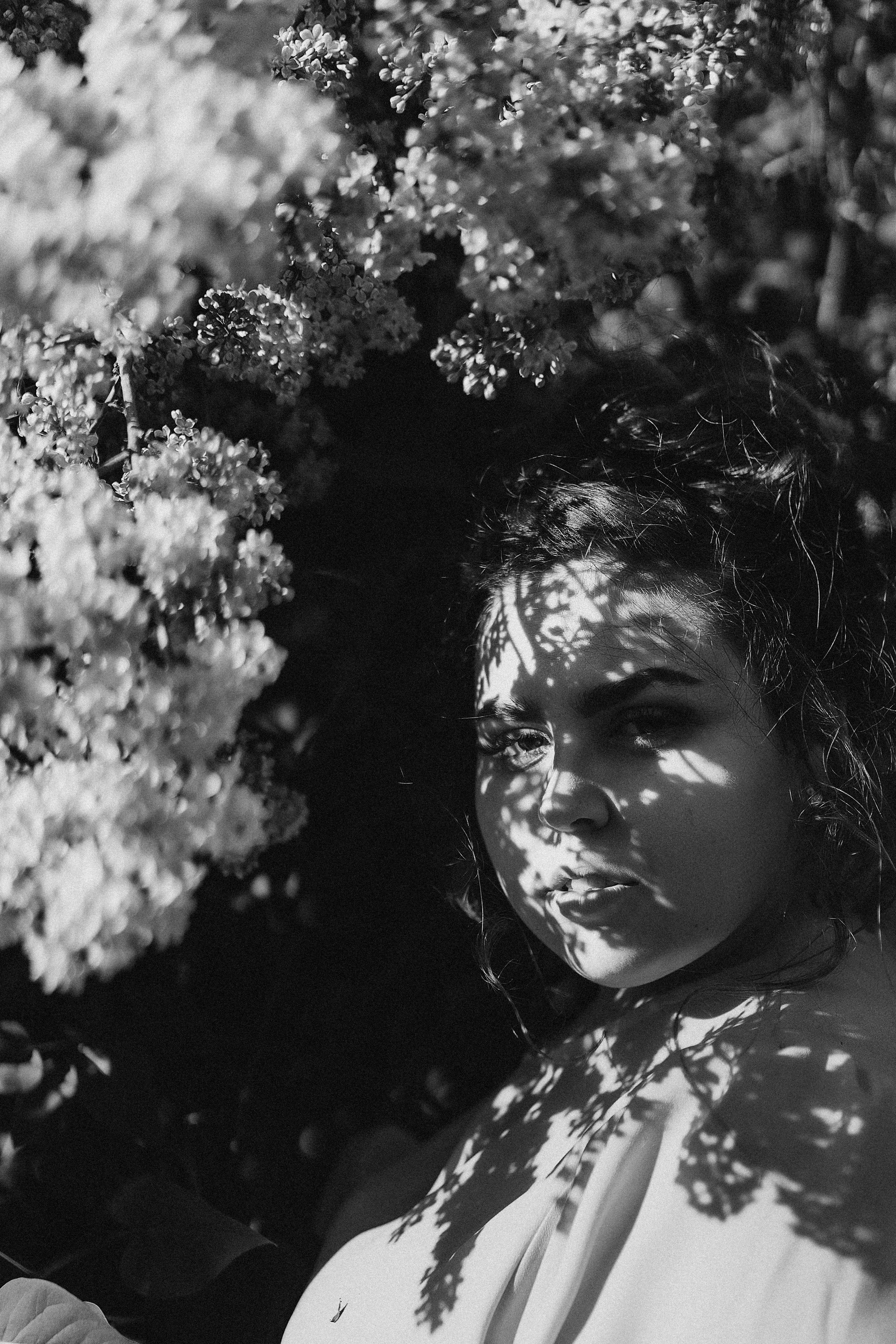 Надежда | Съёмка в сирени. Фотограф Карина Шмулёва. Воронеж и область