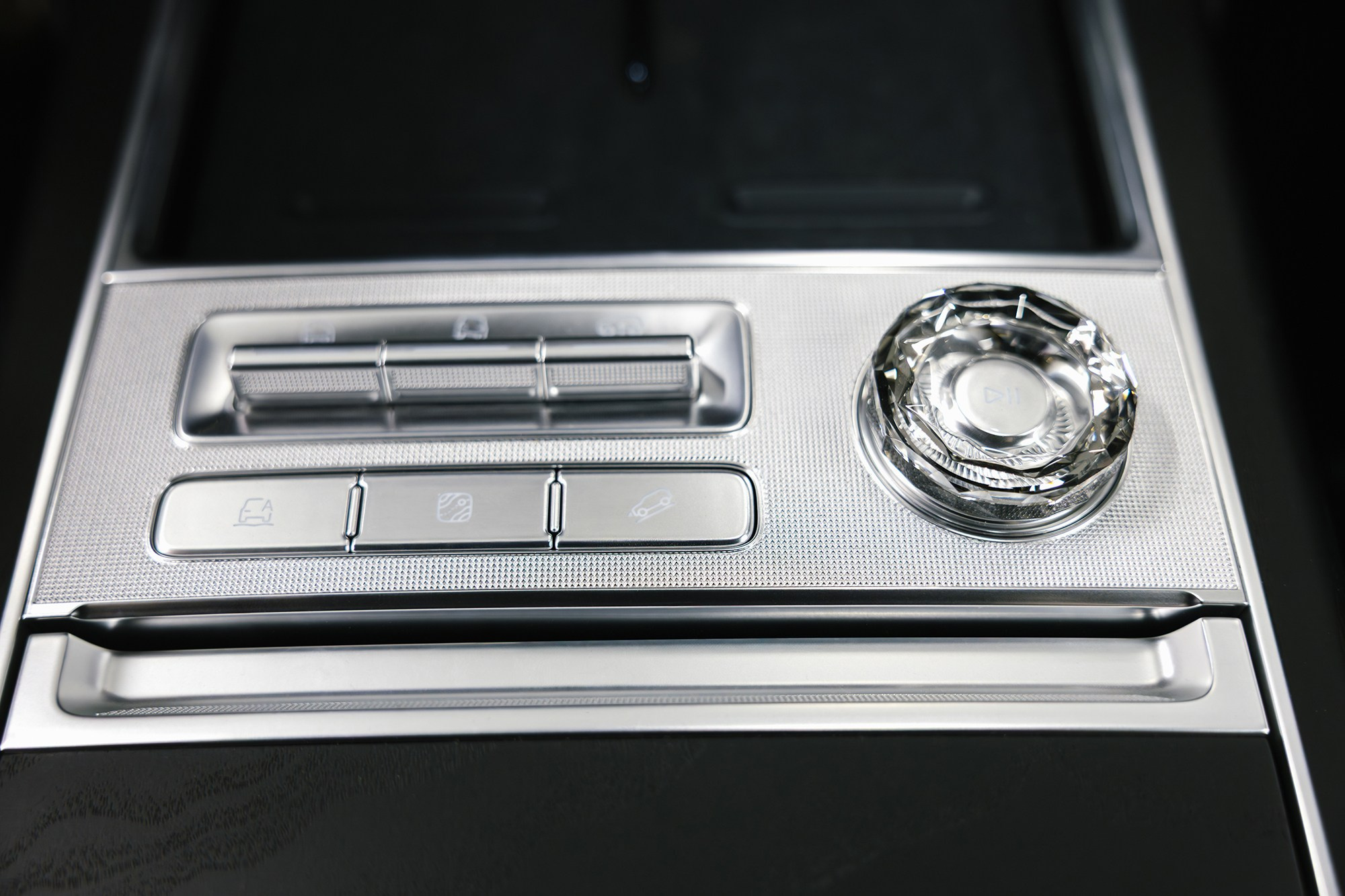 Zeekr 9X 2.0hyb 4WD AT (1401 л. с.) 2025 + фаркоп. Автосалон «Х-Авто»