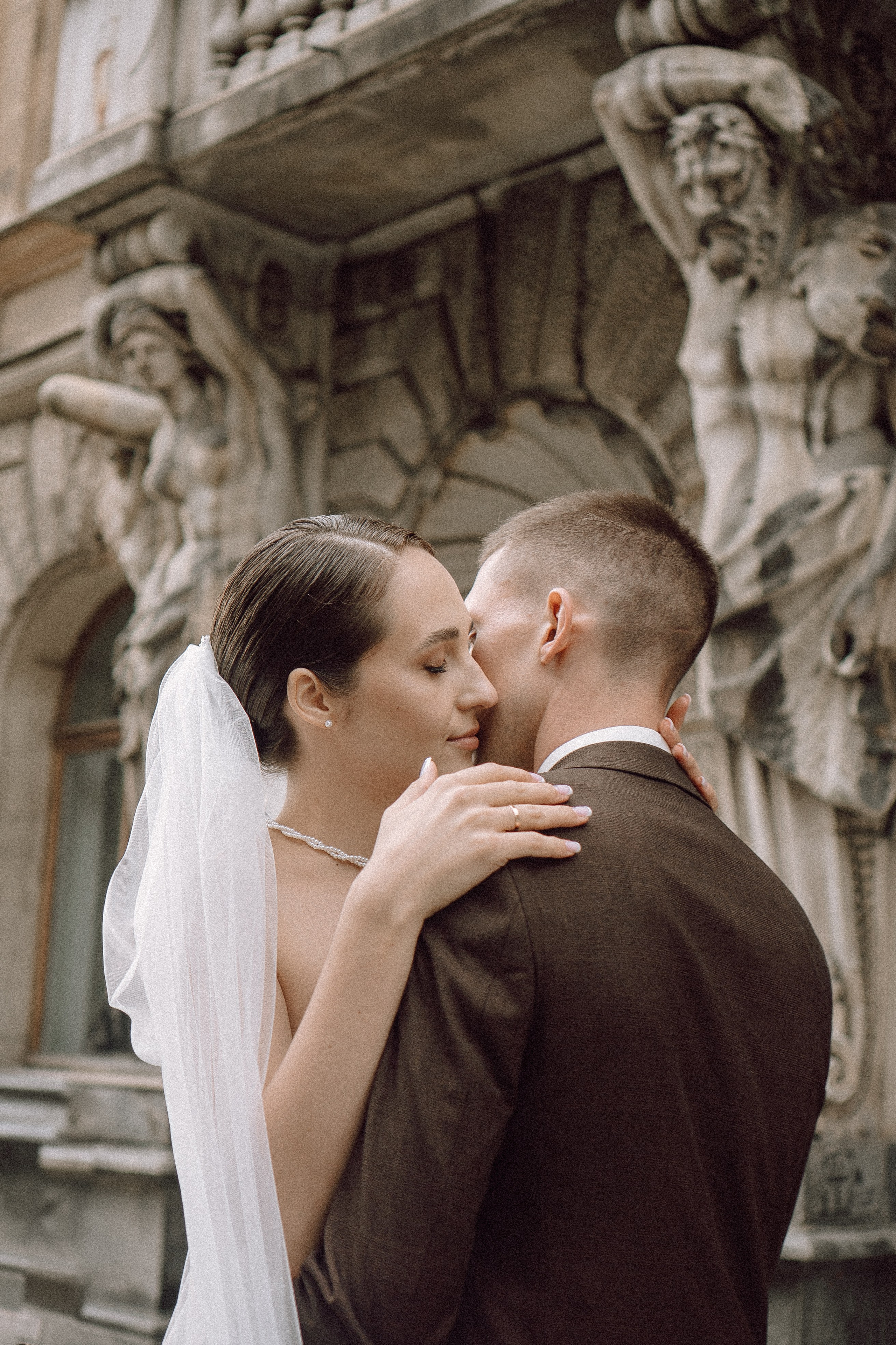 СВАДЕБНАЯ ПРОГУЛКА В САНТК-ПЕТЕРБУРГЕ (ИСАКИЕВСКИЙ СОБОР, ЗИМНЯЯ КАНАВКА, ЭРМИТАЖ И БОЛЬШАЯ МОРСКАЯ УЛИЦА). Профессиональный фотограф, Санкт-Петербург — Виктория Богомолова