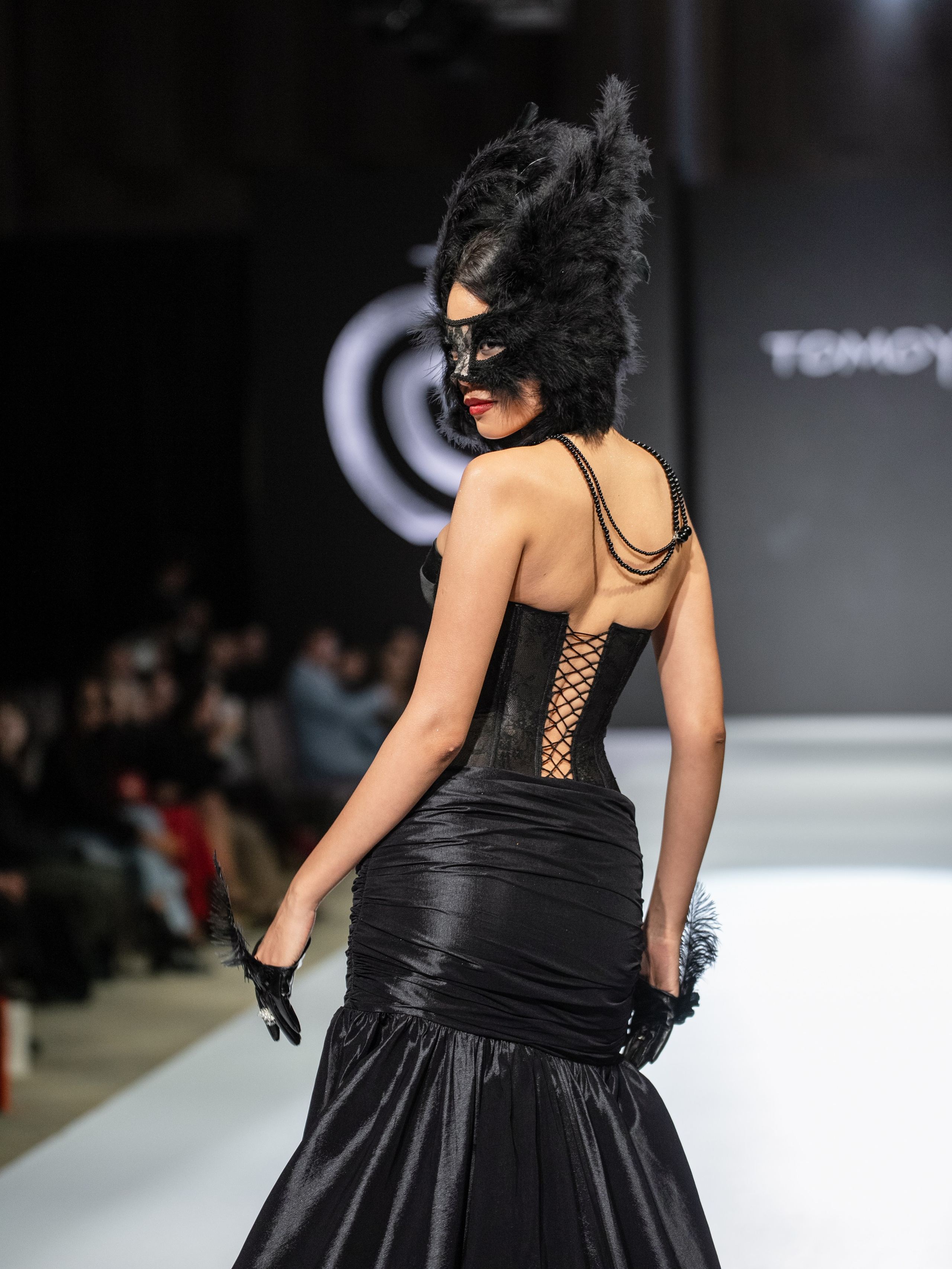 Eurasia Fashion Week Tomoyov. Сайт Алматинского НЮ АРТ, будуар и фэшн фотографа Дениса Карпенко