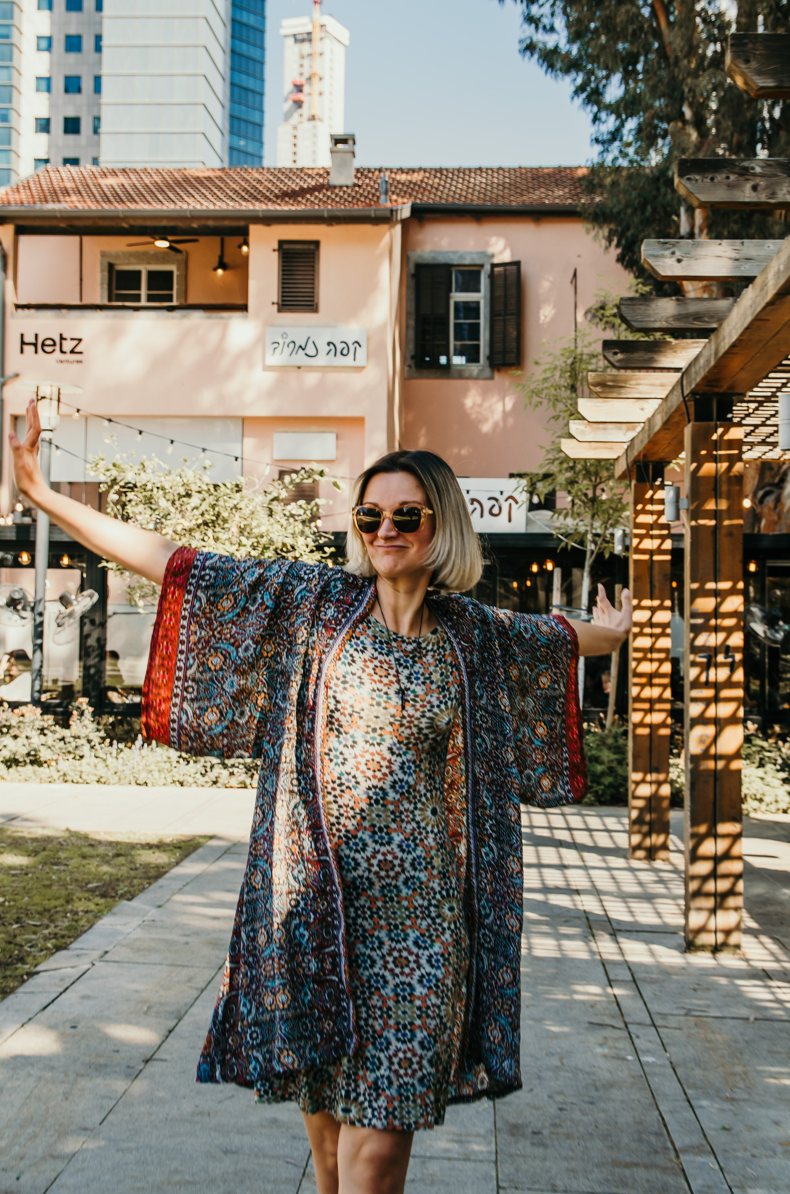 Maria. Sarona. Maria Tvilla