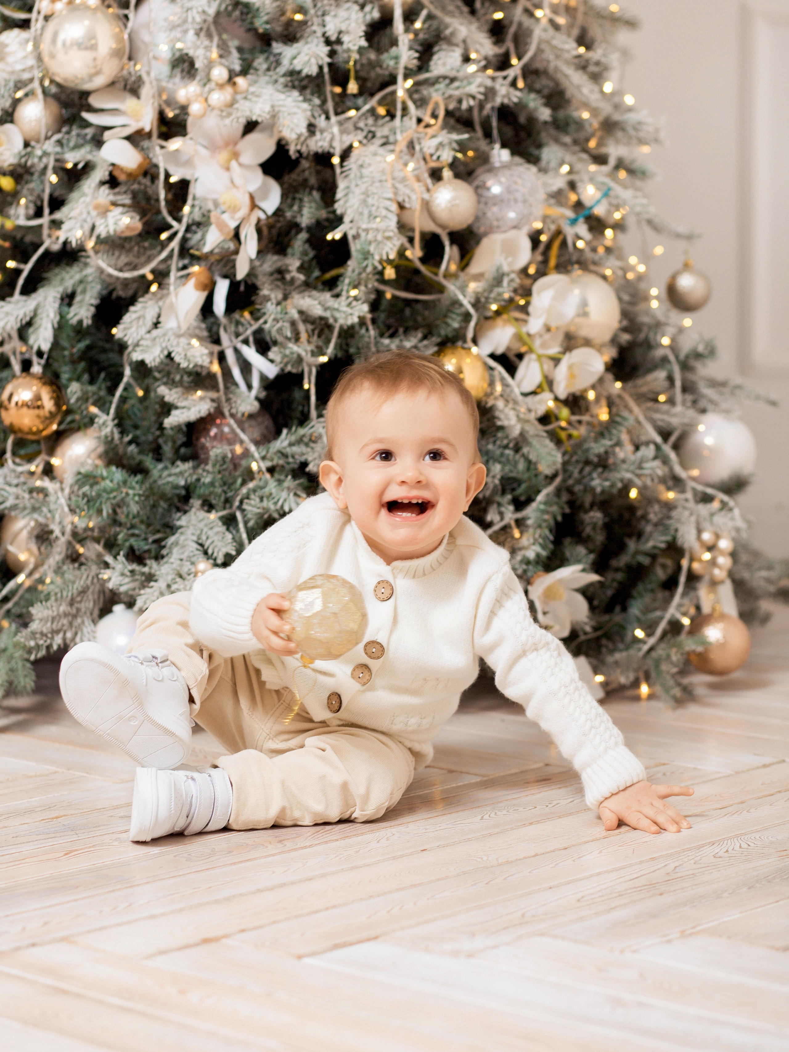 Новогодняя фотосессия в студии в городе Ростове-на-Дону для Александра, Лии и Артёма