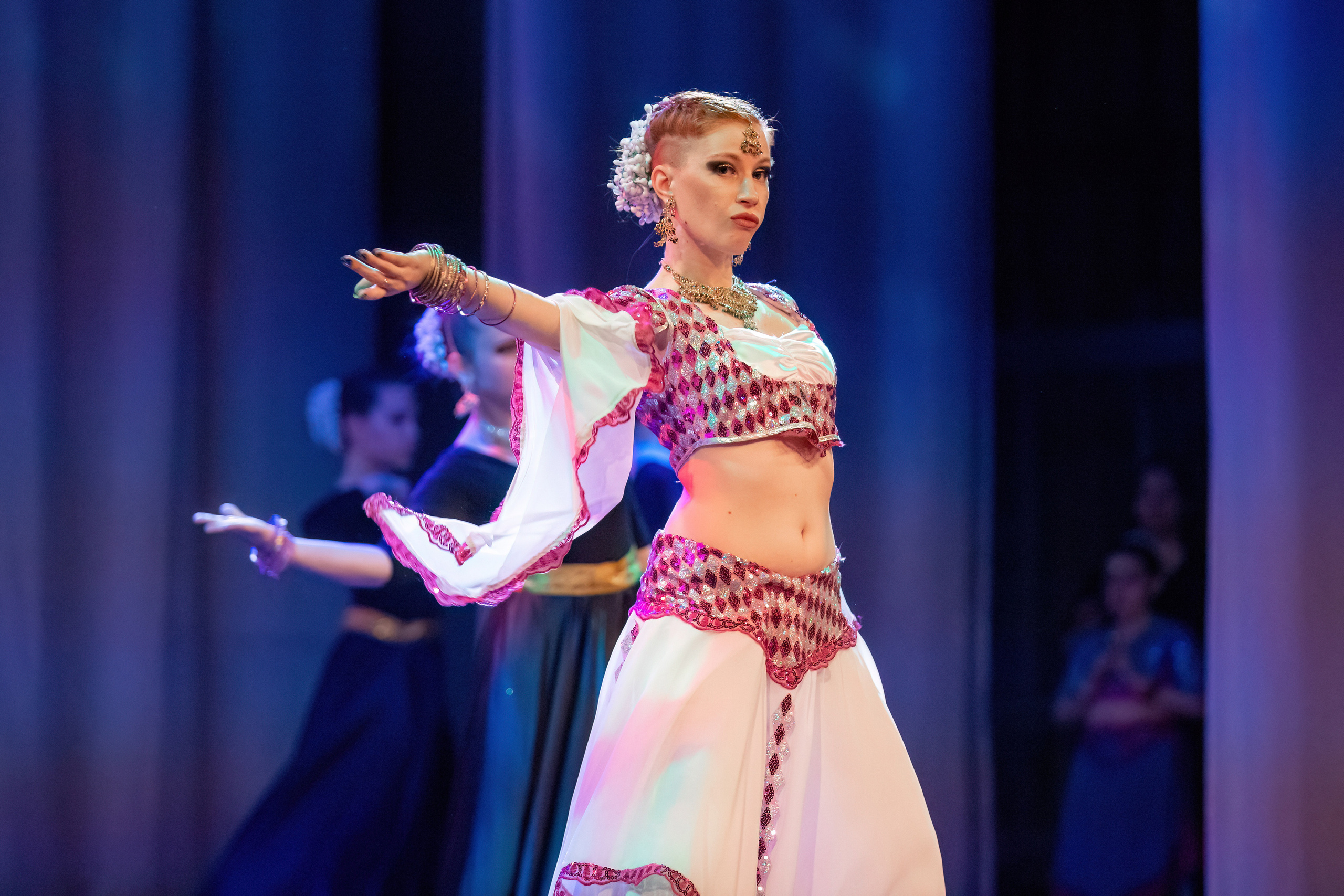 Отчетный концерт студии индийского танца Natel, май 2023. Марк Шишкин — репортажный фотограф в Воронеже и России