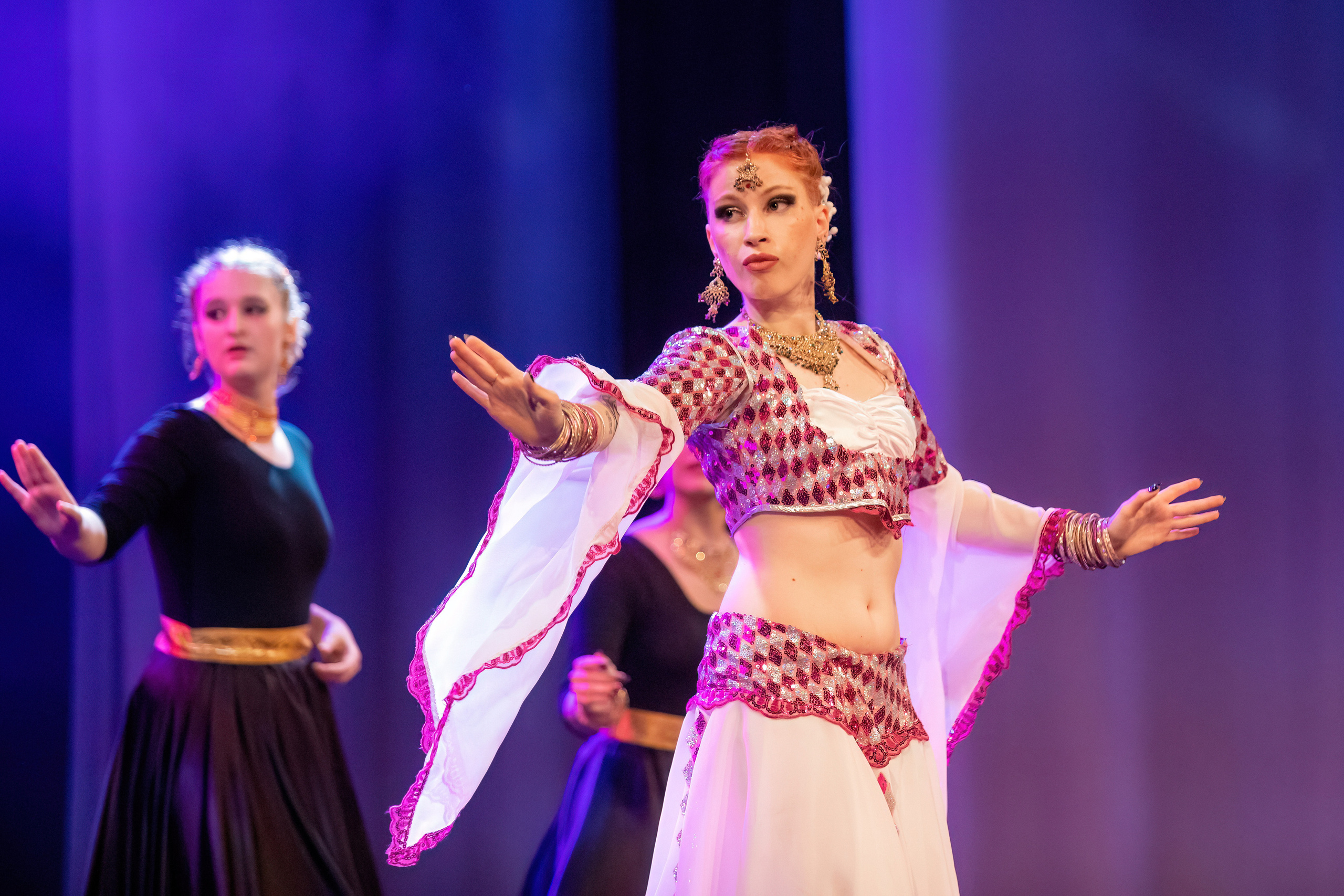 Отчетный концерт студии индийского танца Natel, май 2023. Марк Шишкин — репортажный фотограф в Воронеже и России