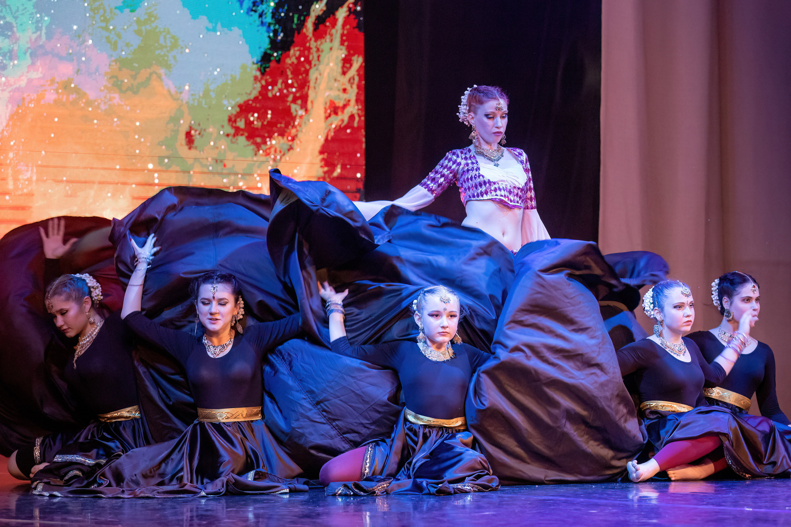 Отчетный концерт студии индийского танца Natel, май 2023. Марк Шишкин — репортажный фотограф в Воронеже и России