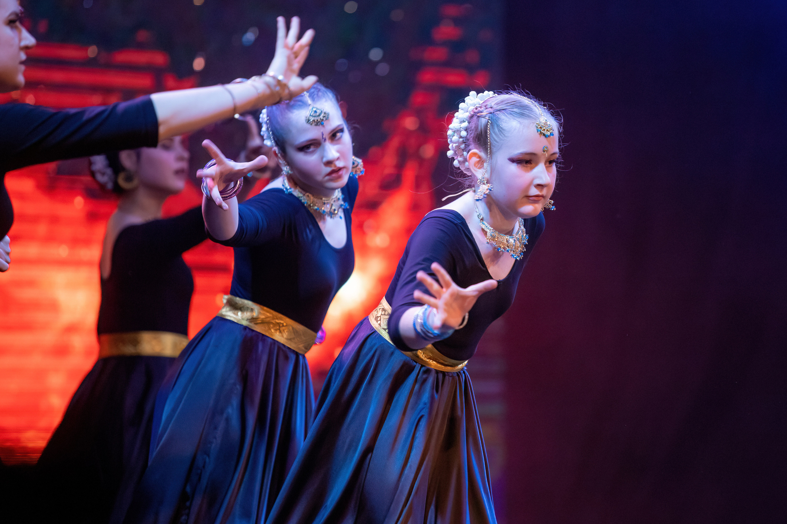Отчетный концерт студии индийского танца Natel, май 2023. Марк Шишкин — репортажный фотограф в Воронеже и России