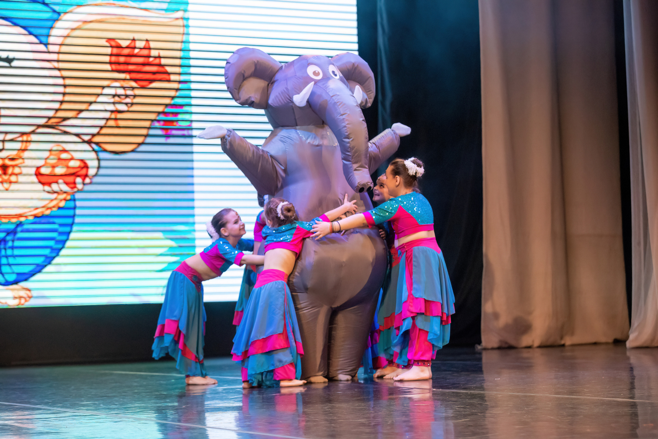 Отчетный концерт студии индийского танца Natel, май 2023. Марк Шишкин — репортажный фотограф в Воронеже и России