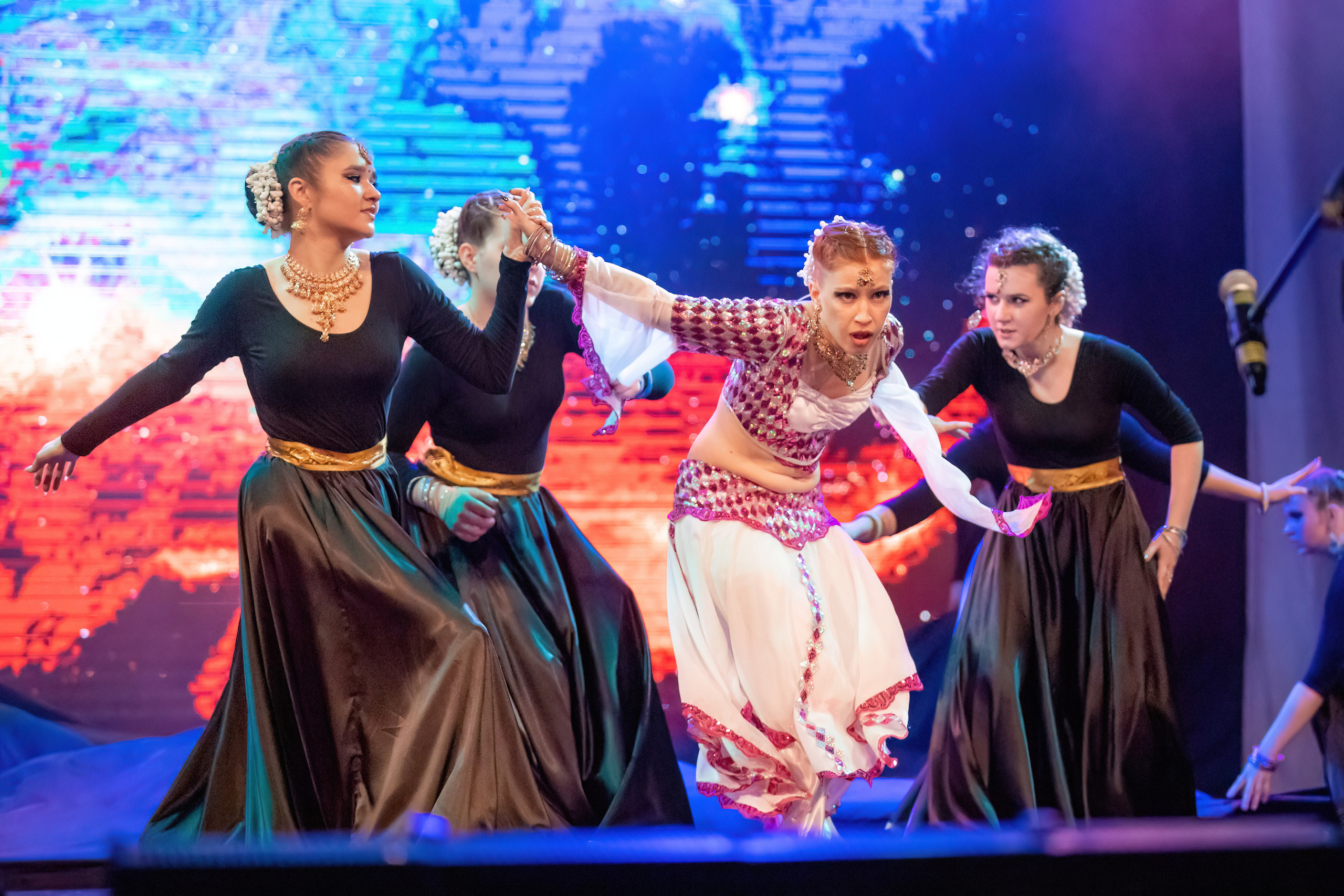 Отчетный концерт студии индийского танца Natel, май 2023. Марк Шишкин — репортажный фотограф в Воронеже и России