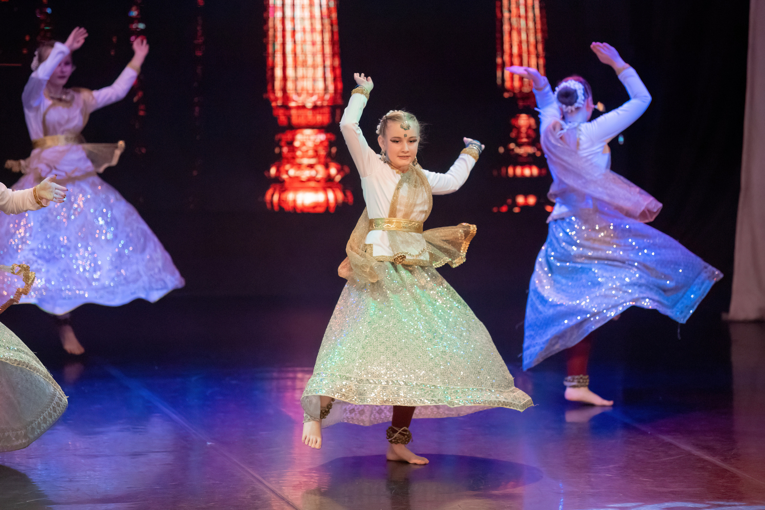 Отчетный концерт студии индийского танца Natel, май 2023. Марк Шишкин — репортажный фотограф в Воронеже и России