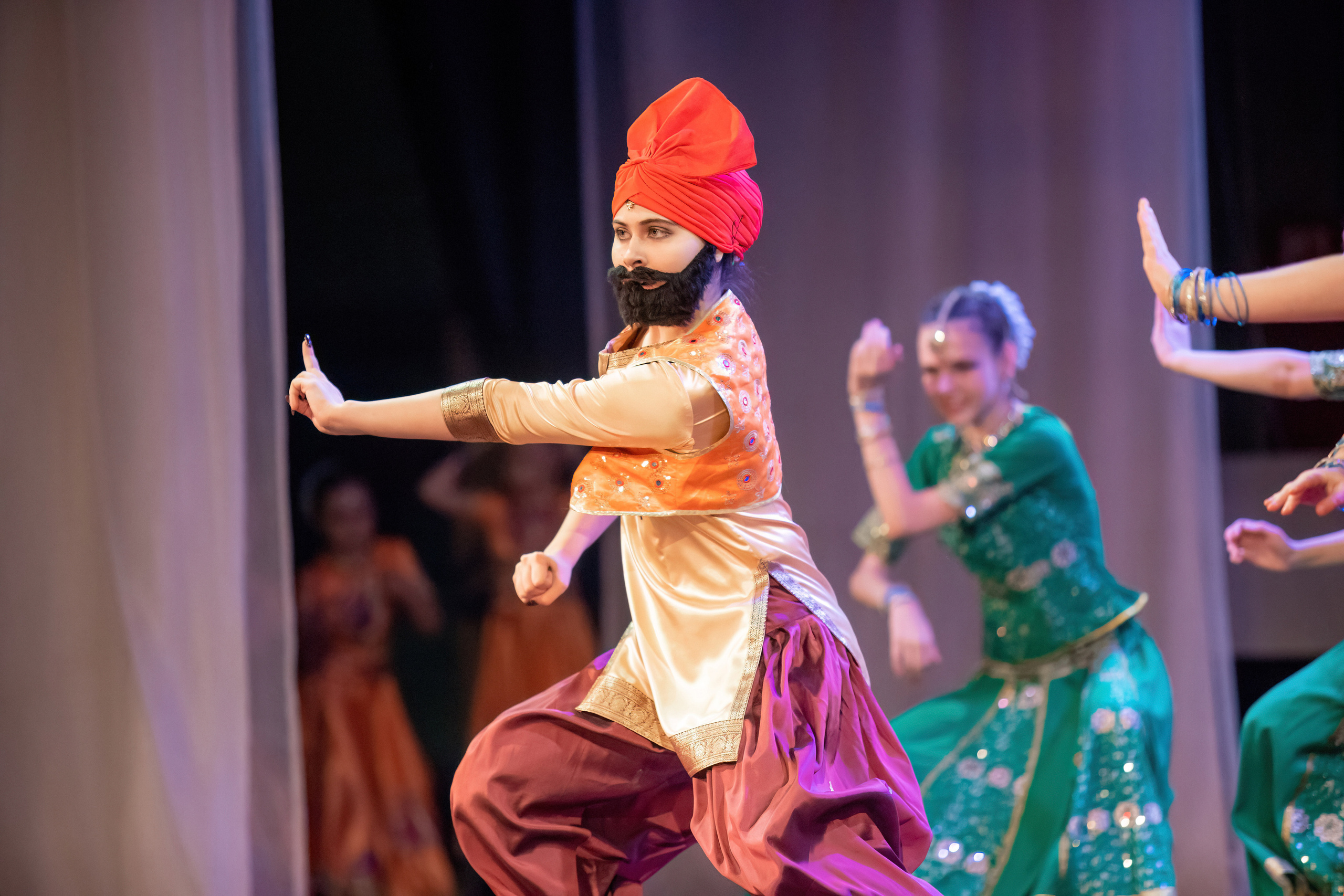 Отчетный концерт студии индийского танца Natel, май 2023. Марк Шишкин — репортажный фотограф в Воронеже и России