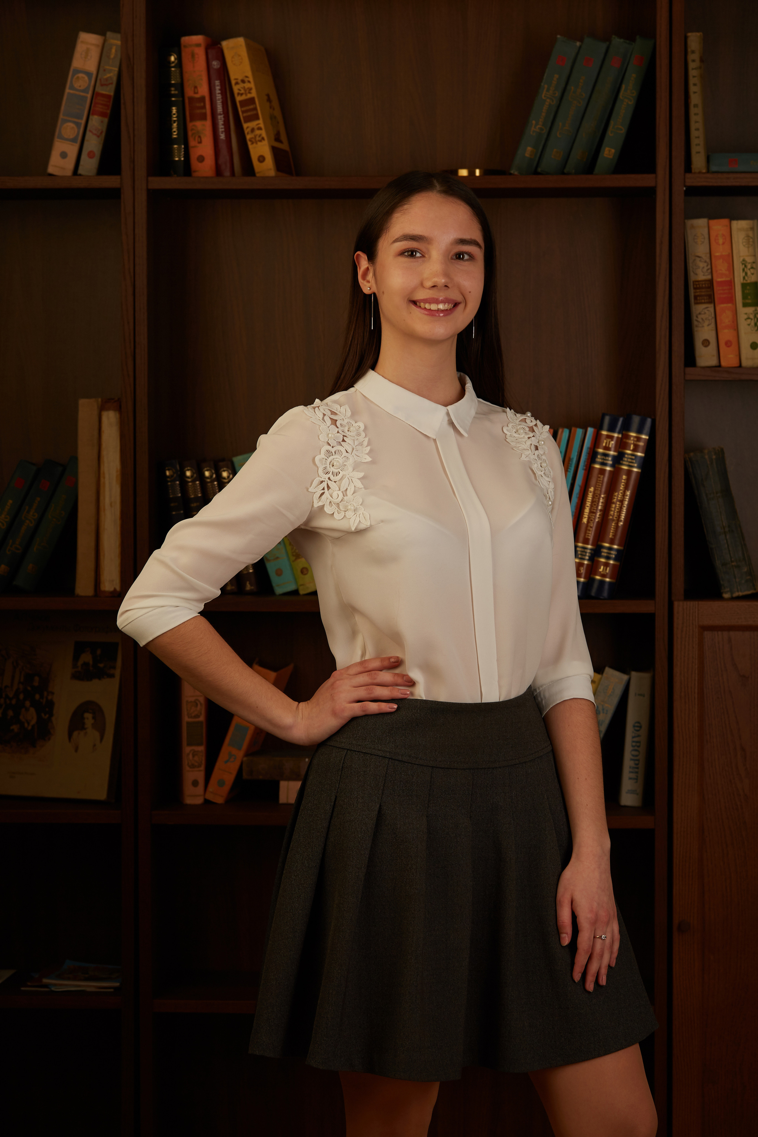 Выпускной альбом для 11 класса. Предметный и рекламный фотограф в Ростове-на-Дону Кристина Орлова