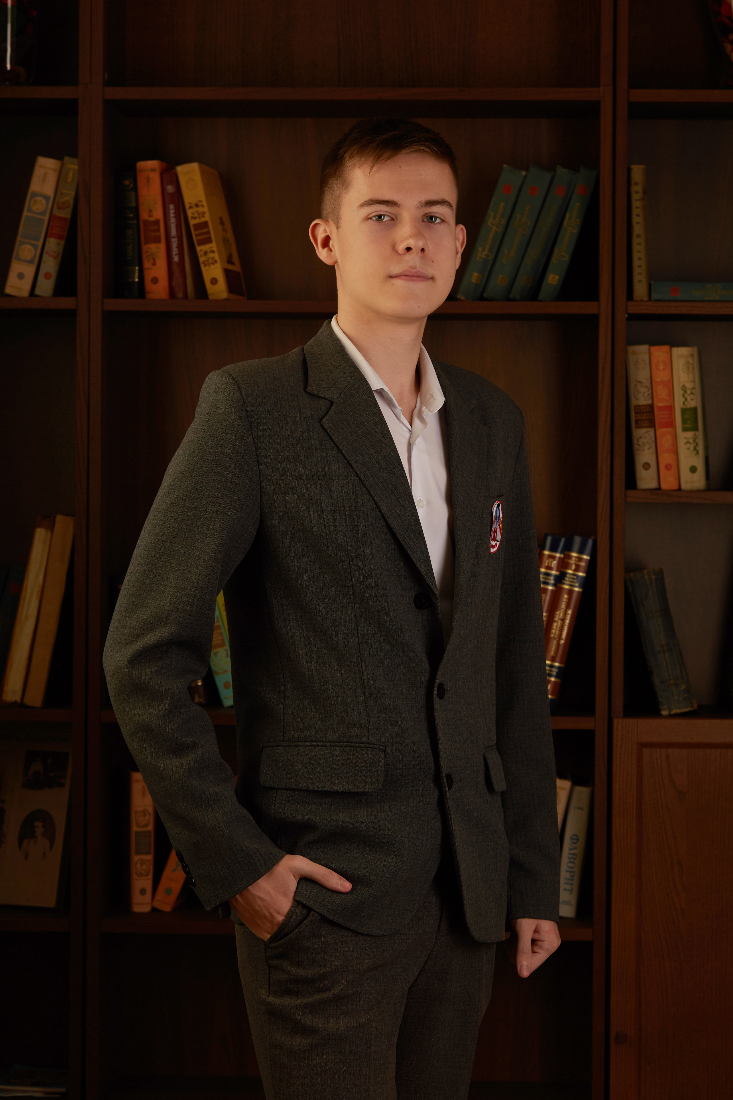 Выпускной альбом для 11 класса. Предметный и рекламный фотограф в Ростове-на-Дону Кристина Орлова