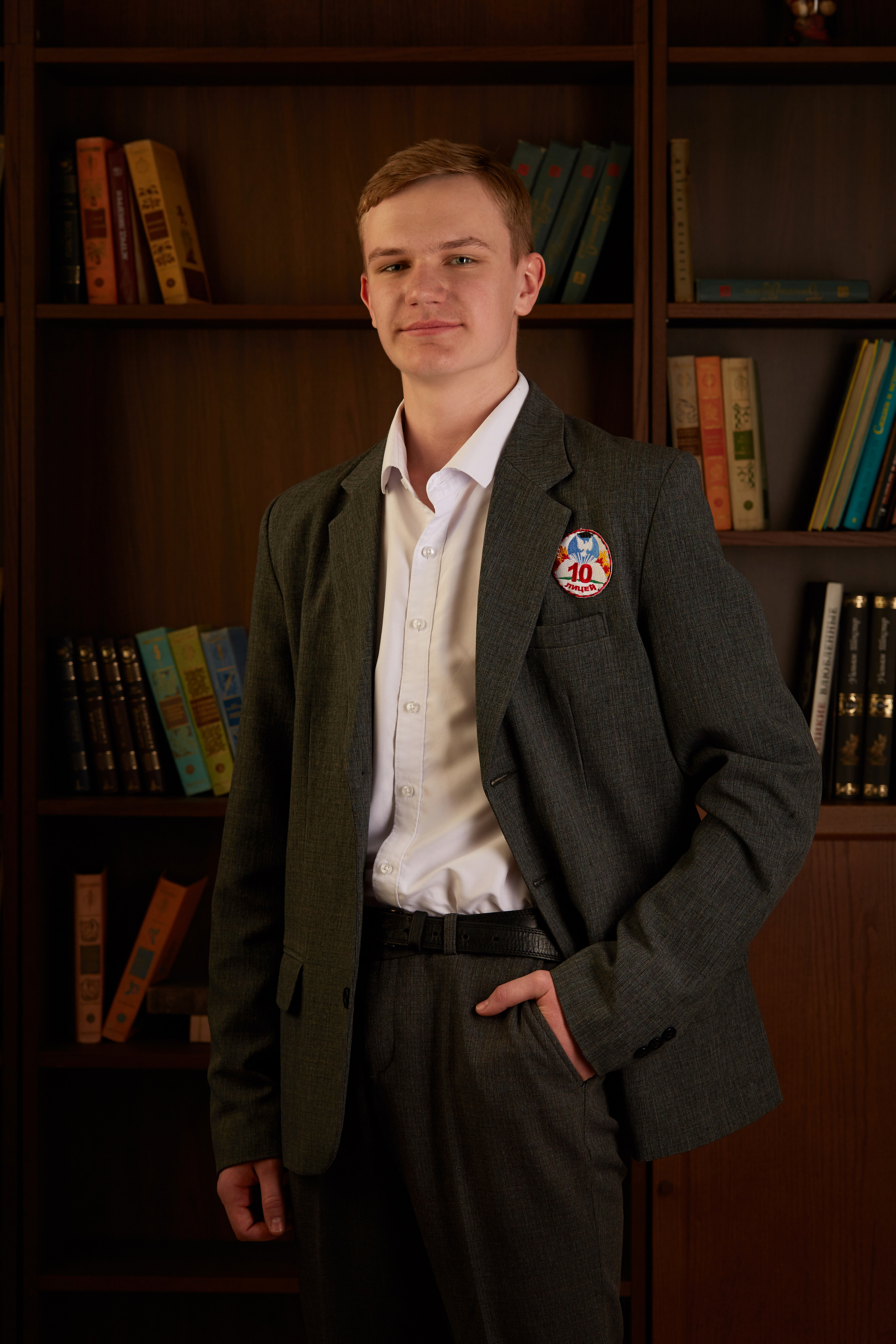 Выпускной альбом для 11 класса. Предметный и рекламный фотограф в Ростове-на-Дону Кристина Орлова