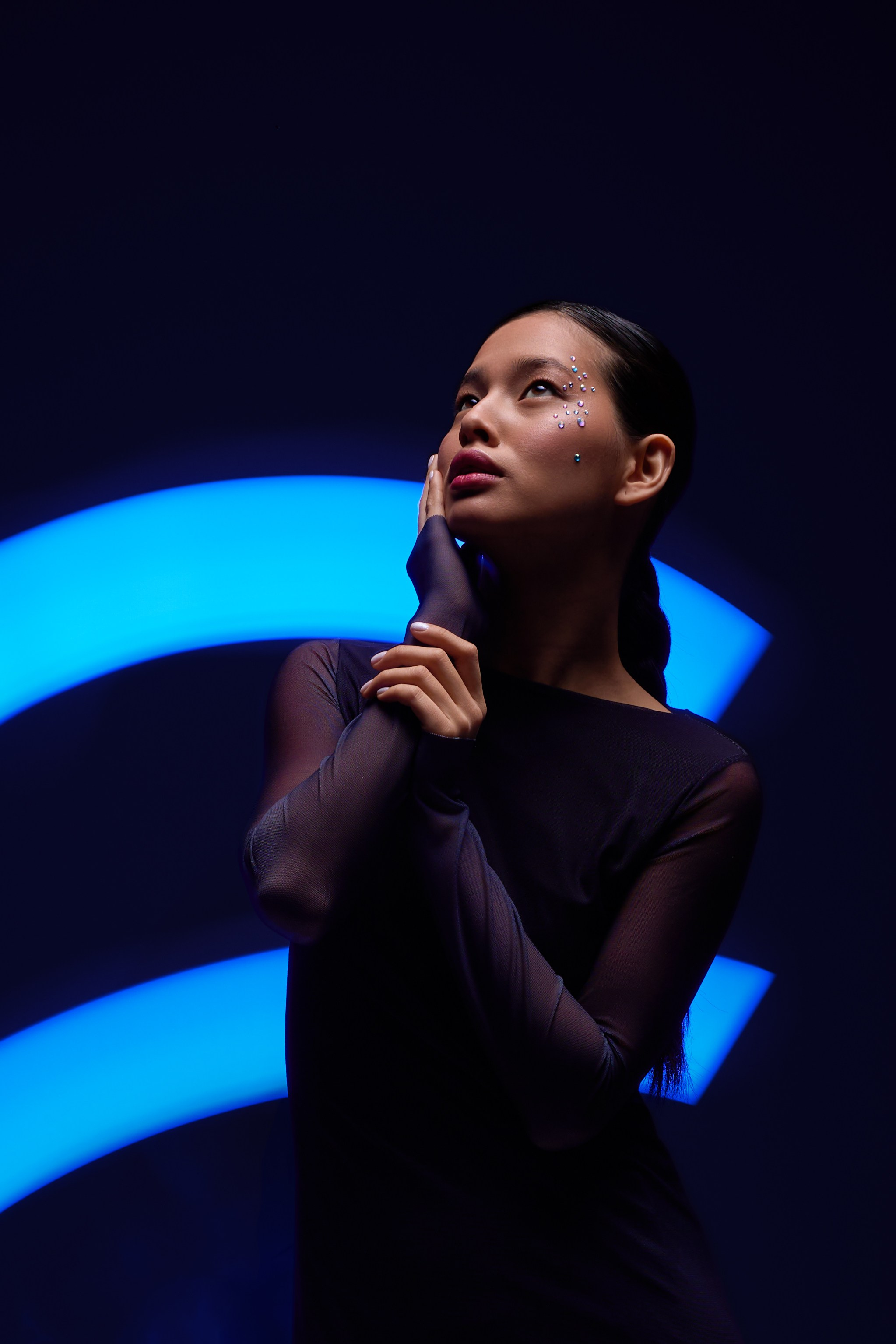 Эксперименты со светом, съемка со световым мечом и светодиодным хлыстом, Снимали в studio PROSTORE prostore.studio model Aleksandra visagiste Ольга Митяева assistant главный дирижер по свету Александр Александр Чуканов teacher Юлия Фролова July Frolova Выдержка 4 секунды, Диафрагма 6-8, Исо 200