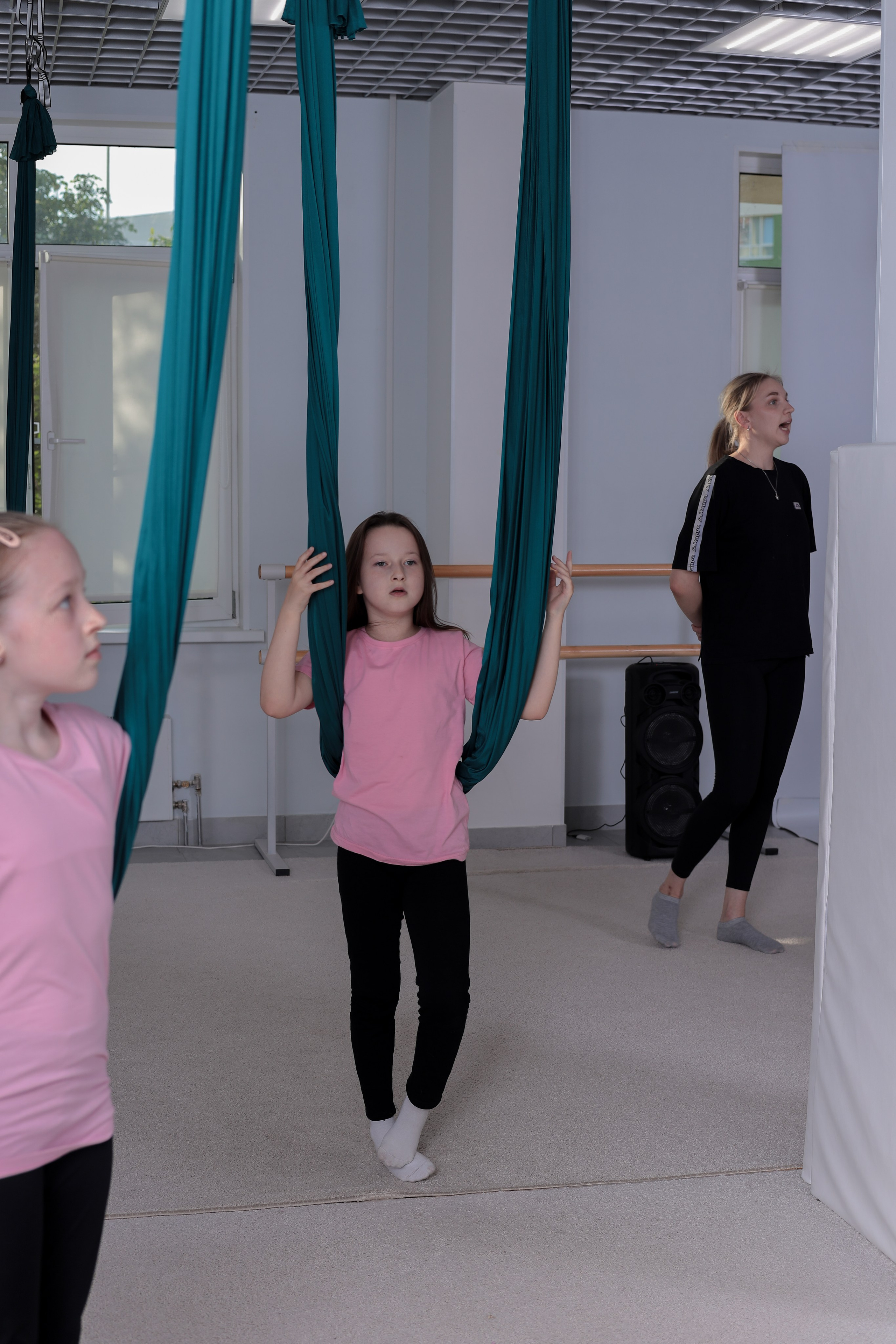 Детская аэройога. Фотограф Надршина Лилия