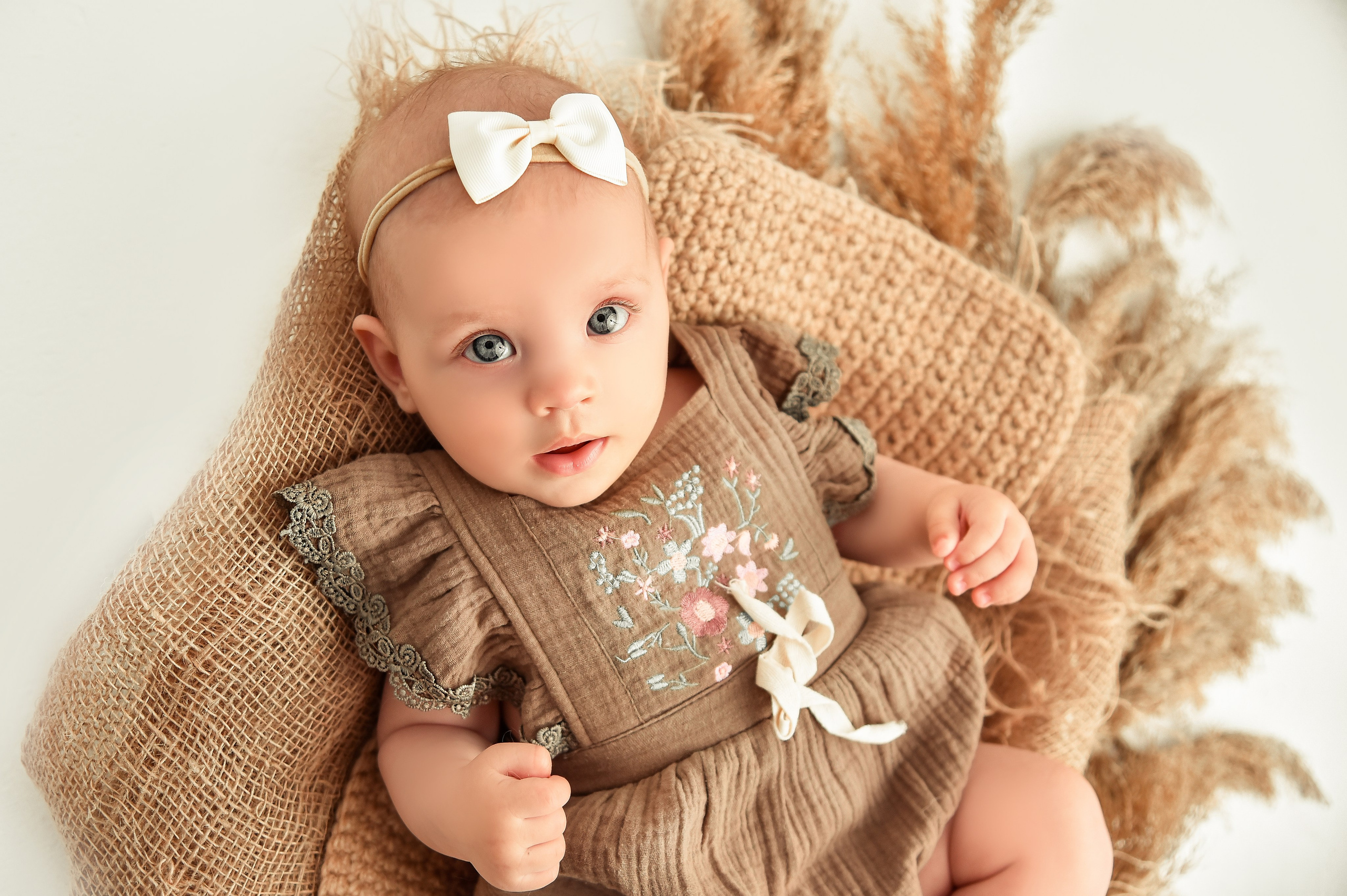 Малышки Антураж