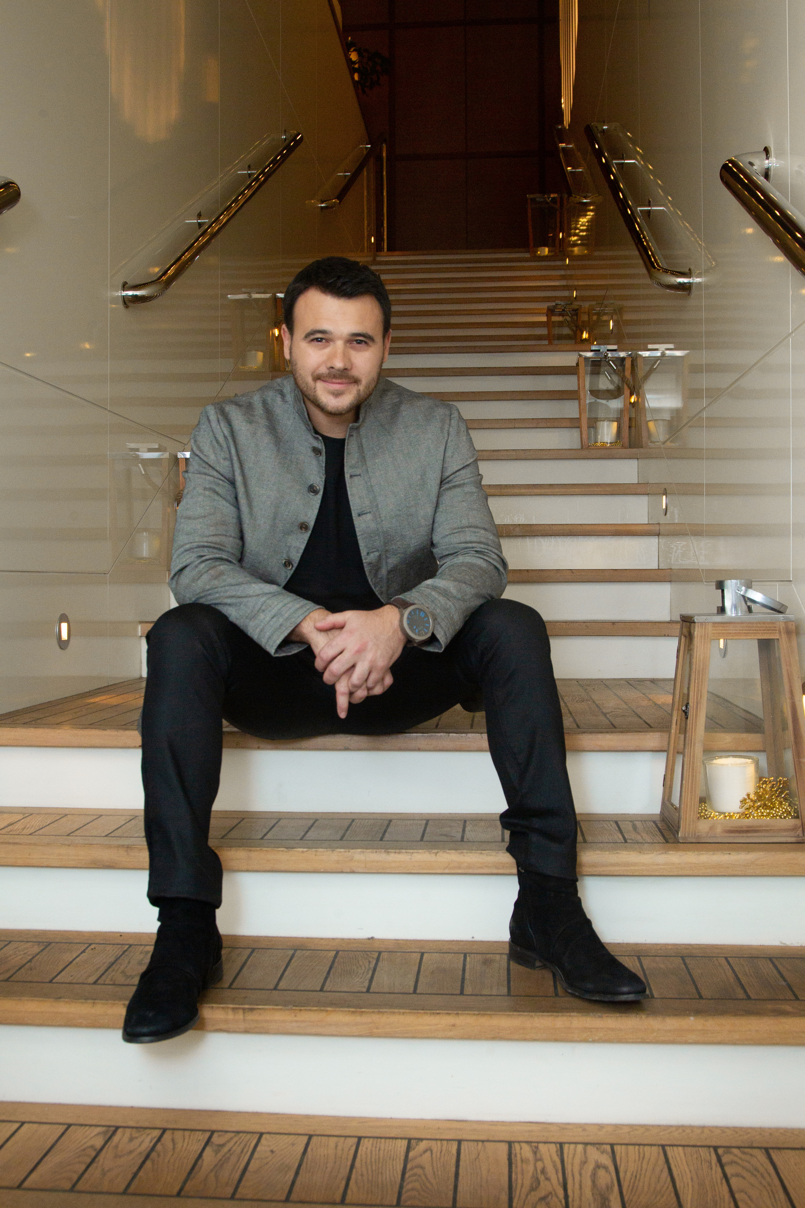 Древняя съёмка Эмина Агаларова для The Daily Mail. Фотохроника для следующих поколений