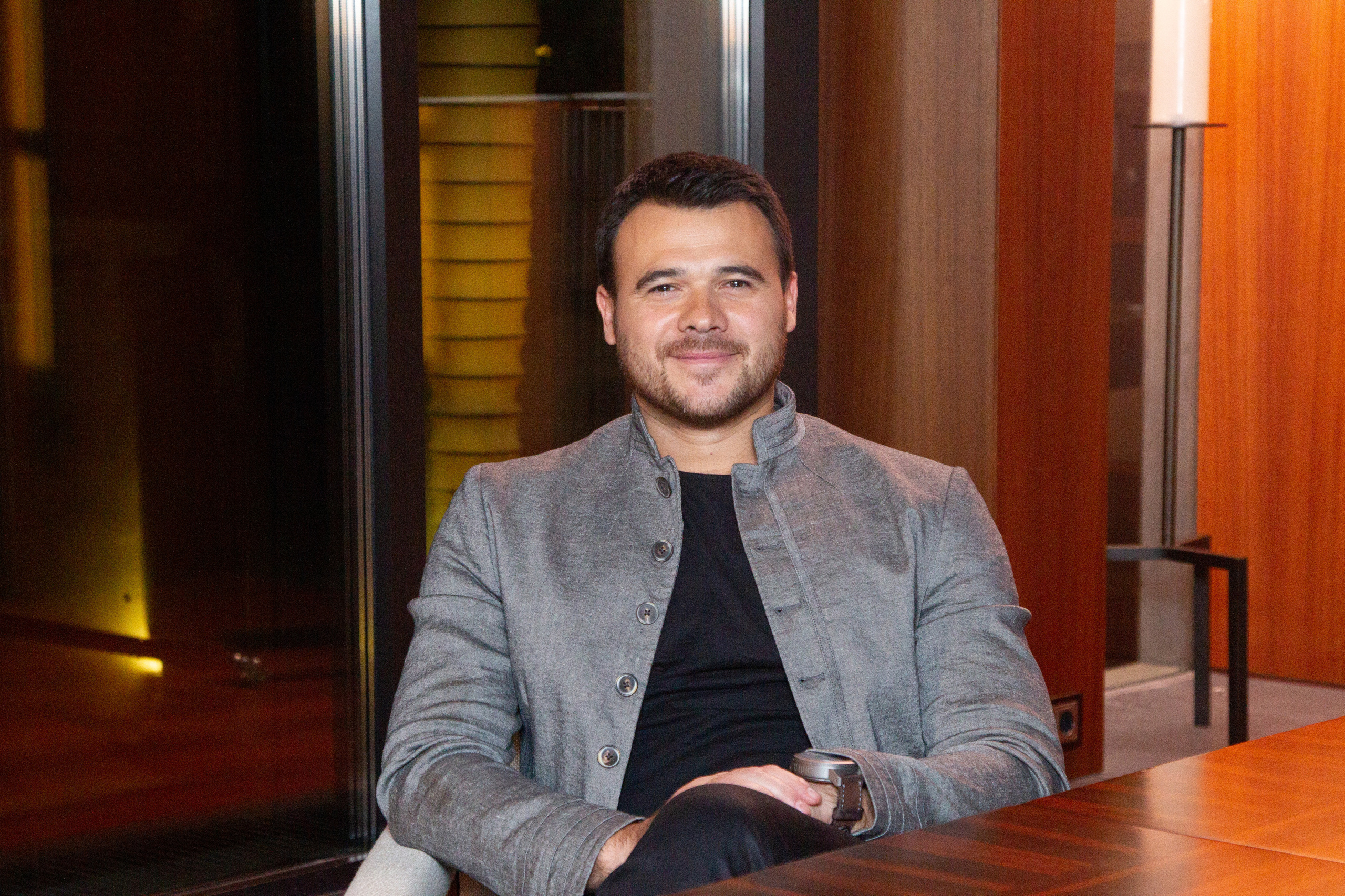 Древняя съёмка Эмина Агаларова для The Daily Mail. Фотохроника для следующих поколений