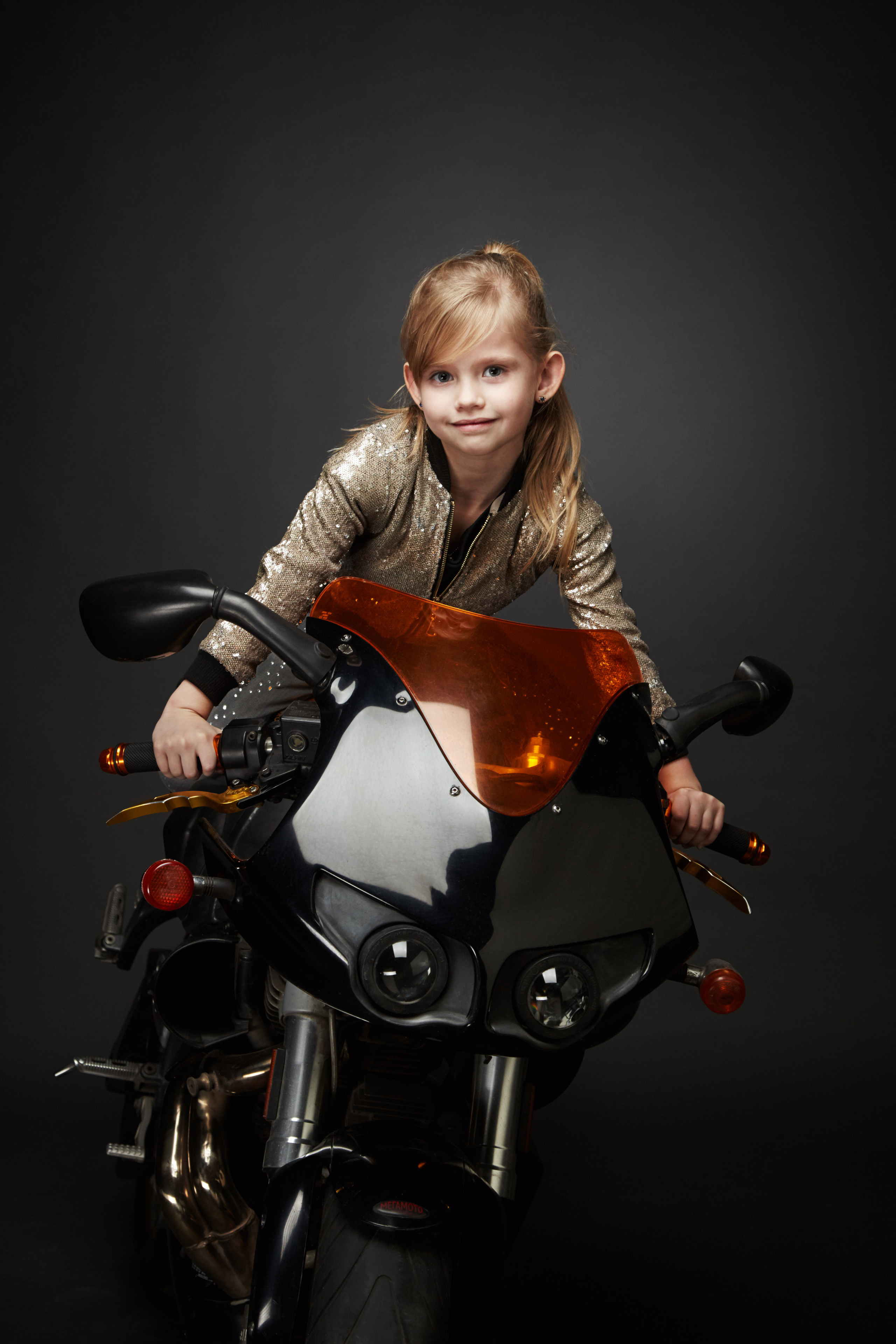 Супер-Алёна. Фотохроника для следующих поколений