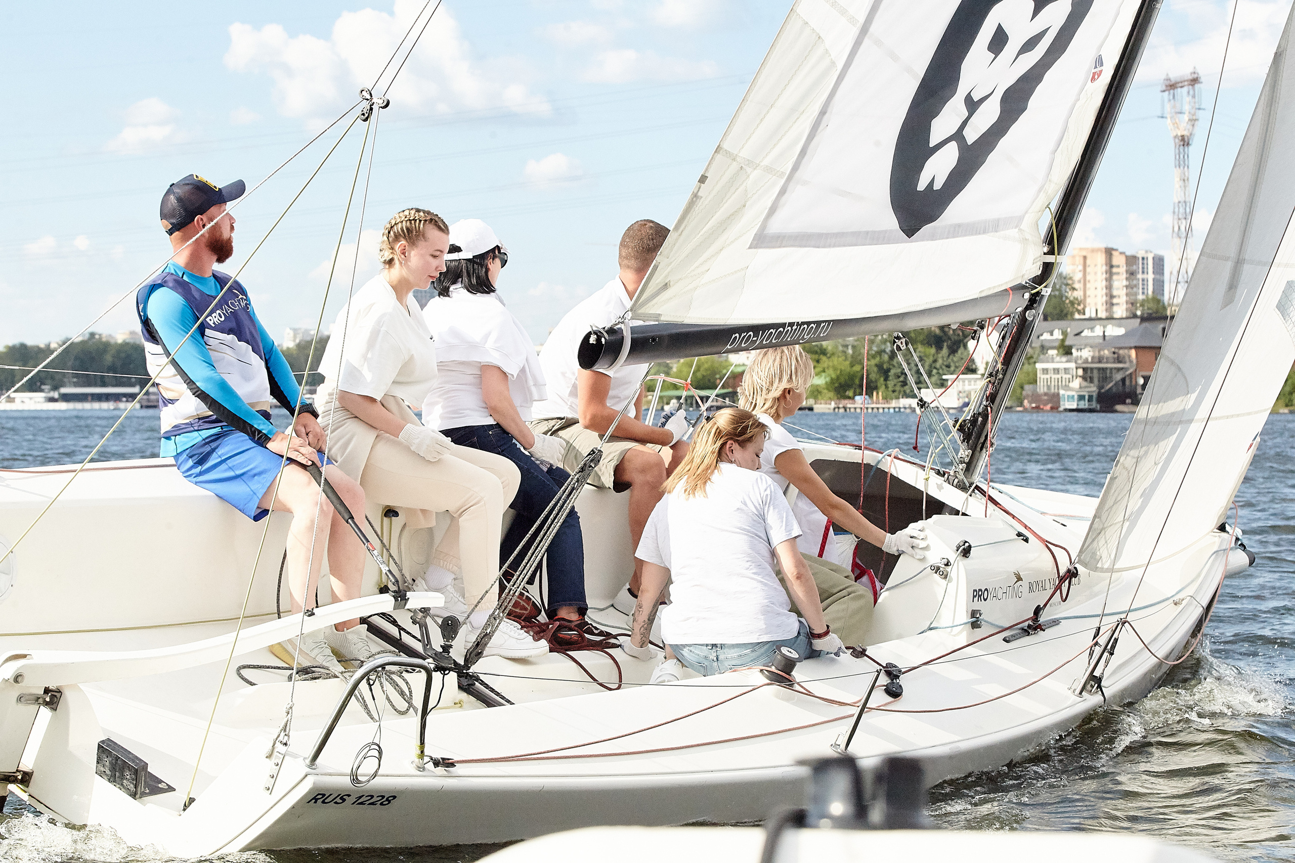 Регата компании «Фармацевтикал Косметик Рус». Фотохроника для следующих поколений