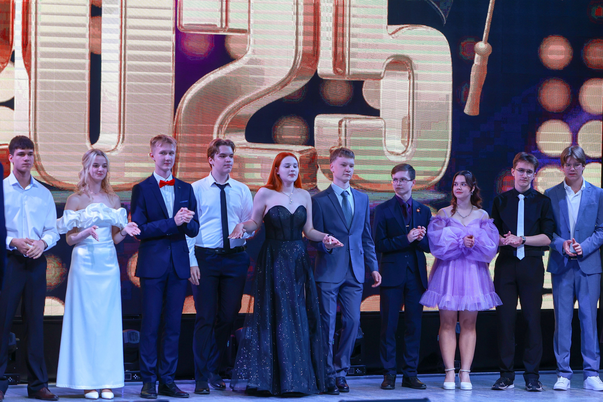 Вручение аттестатов 11 класс в Домодедовский лицей № 3. Выпускные альбомы и школьный фотограф в Подольске, Троицке, Щербинке, Москве и Московской области