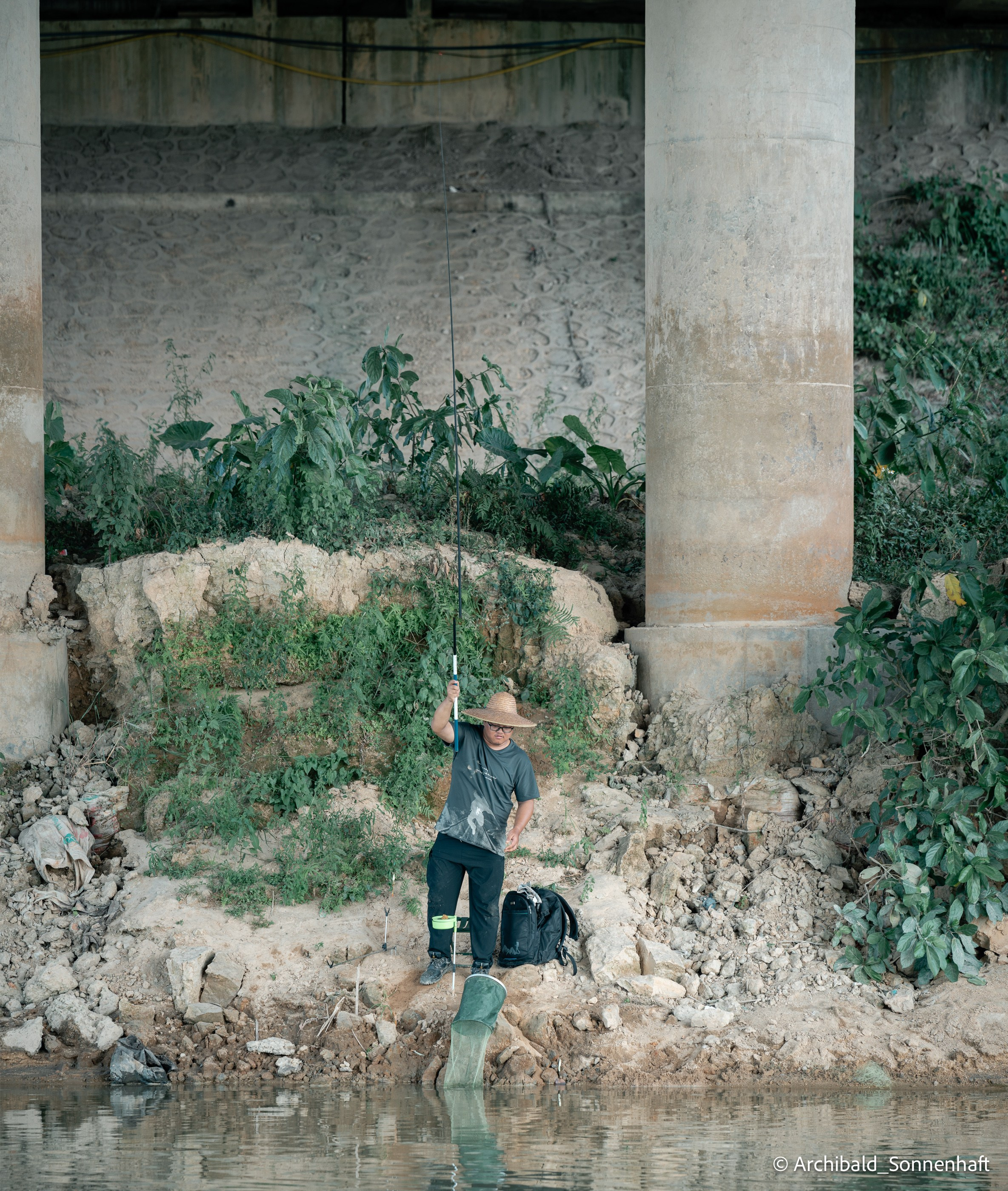 Weekend kayaking trip. Photographer in Guangzhou, China. Archibald Sonnenhaft