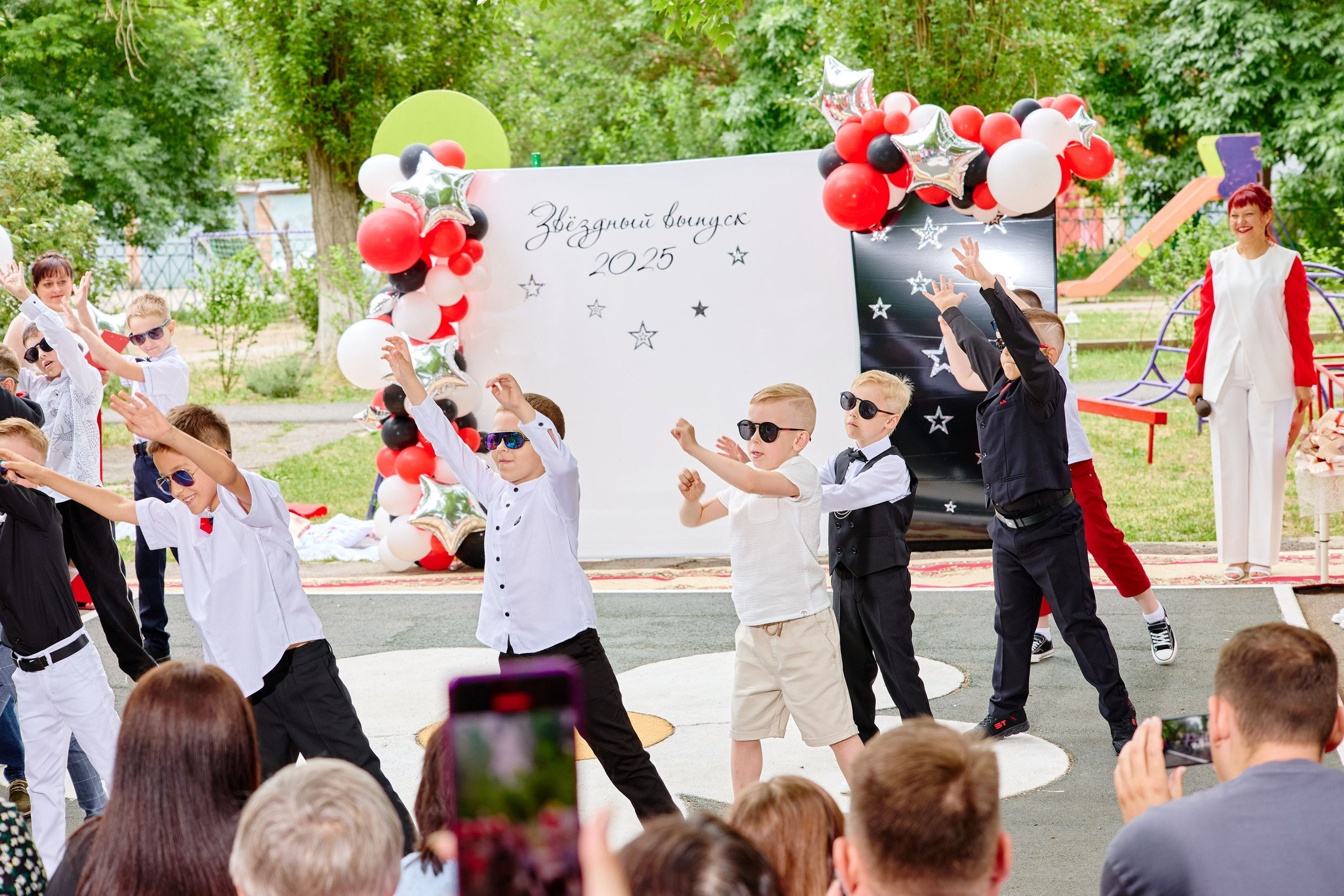 Выпускной 45 сад. Фотограф Выпускные альбомы Таганрог Сергей Коробченко