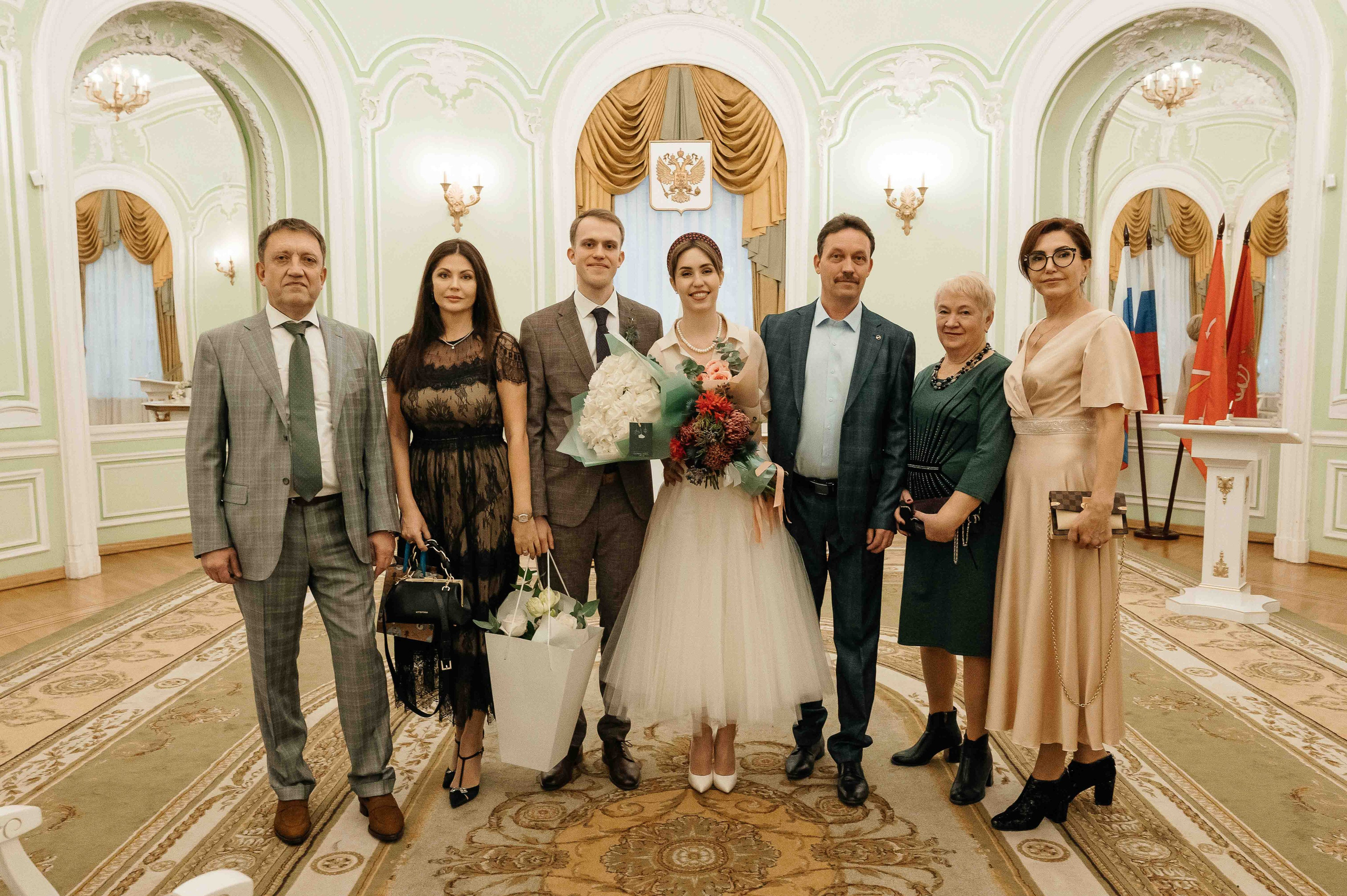 Утро невесты в гостинице. Свадебный и семейный фотограф в Котласе Никита Попов